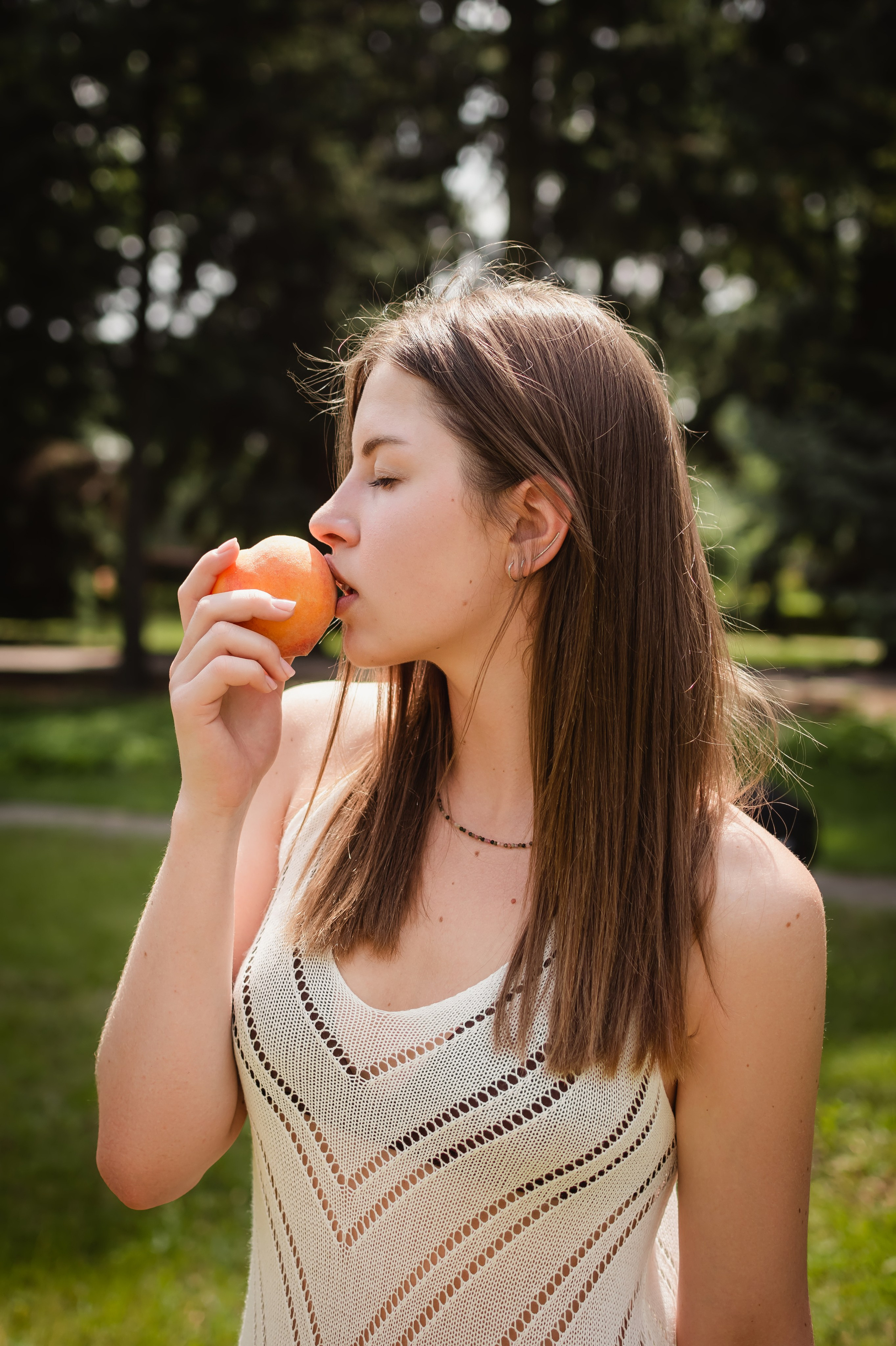 Индивидуальная фотосъемка на природе в ботаническом саду. 