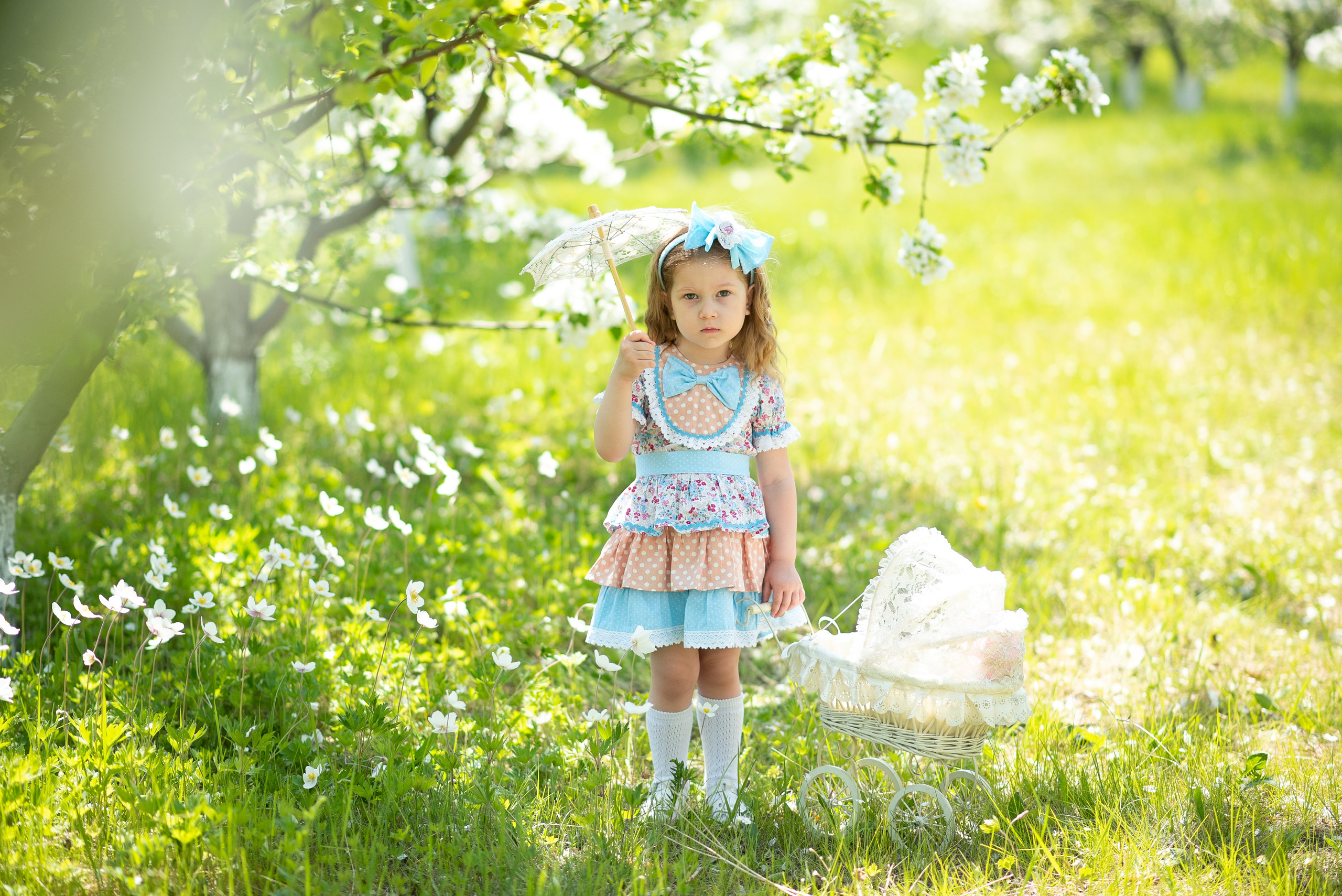 Фотосессии в цветении. Детский и семейный фотограф в Красноярске. Фотосессии новорожденных малышей до 1 месяца