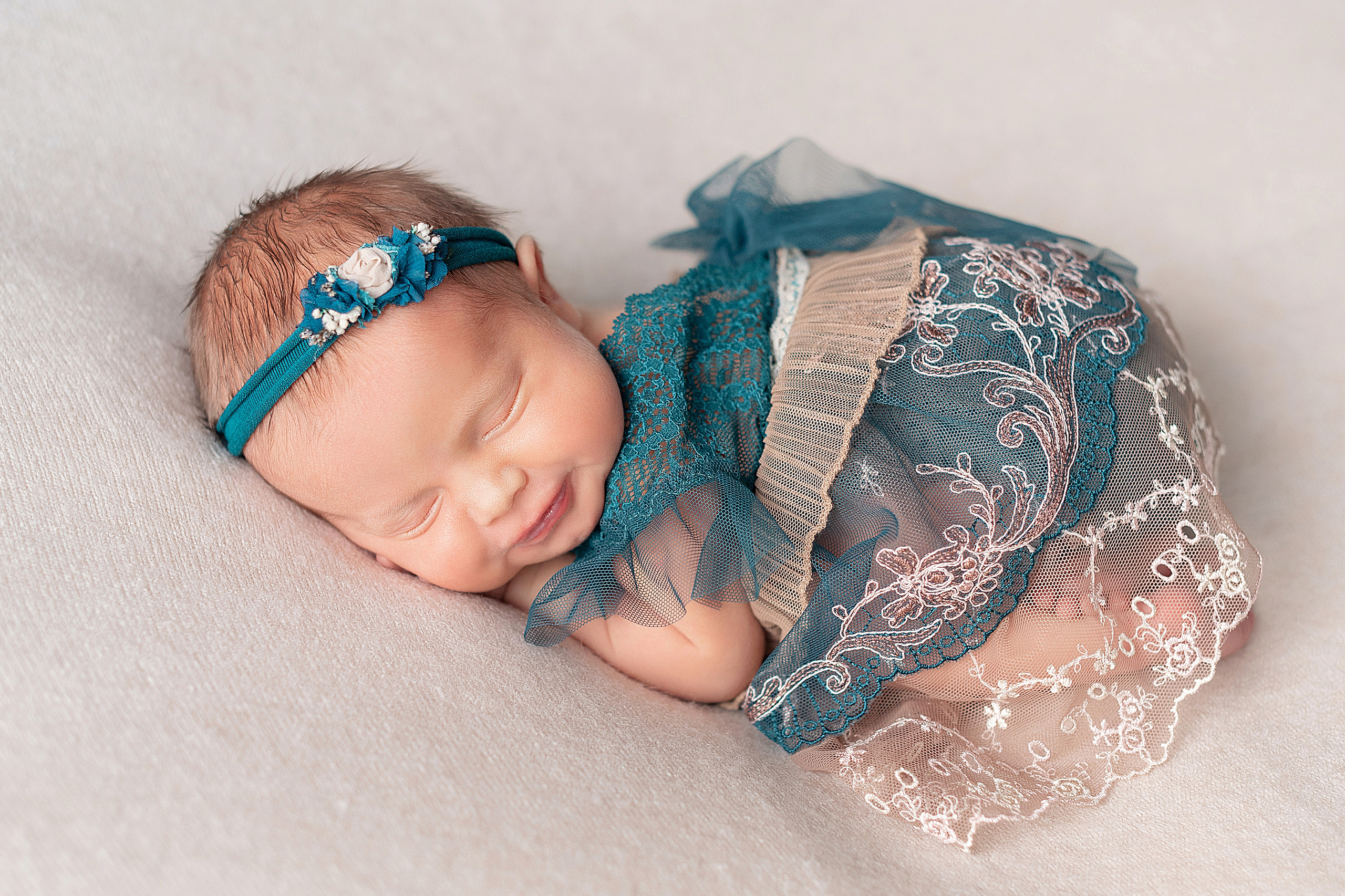 Павел и Симона. Королевская двойня. Детский и семейный фотограф в Красноярске. Фотосессии новорожденных малышей до 1 месяца