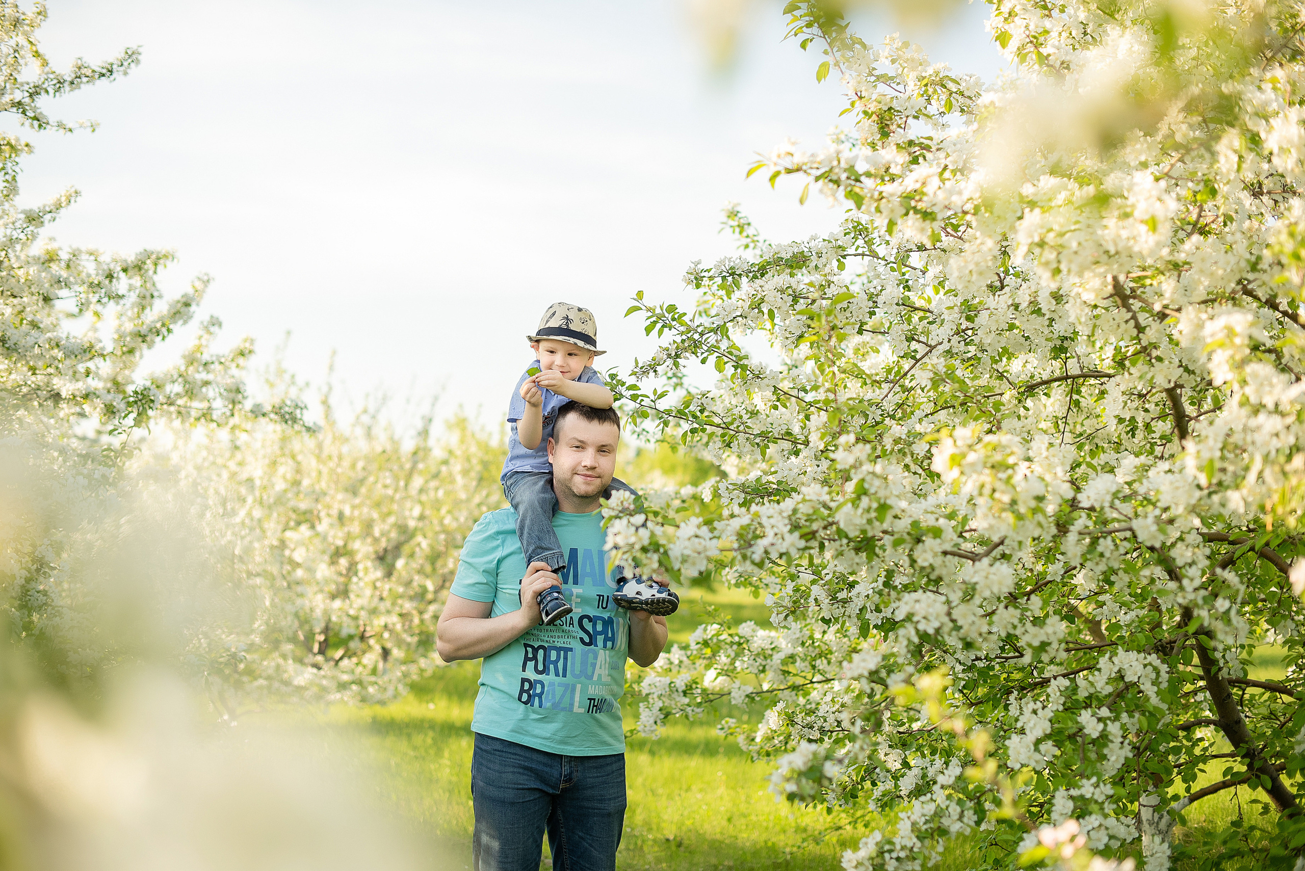 Фотосессии в цветении. Детский и семейный фотограф в Красноярске. Фотосессии новорожденных малышей до 1 месяца