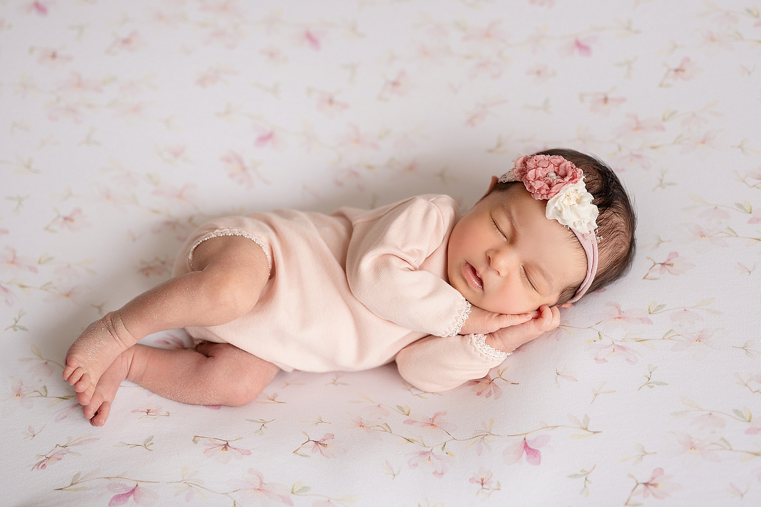 Айель. Детский и семейный фотограф в Красноярске. Фотосессии новорожденных малышей до 1 месяца