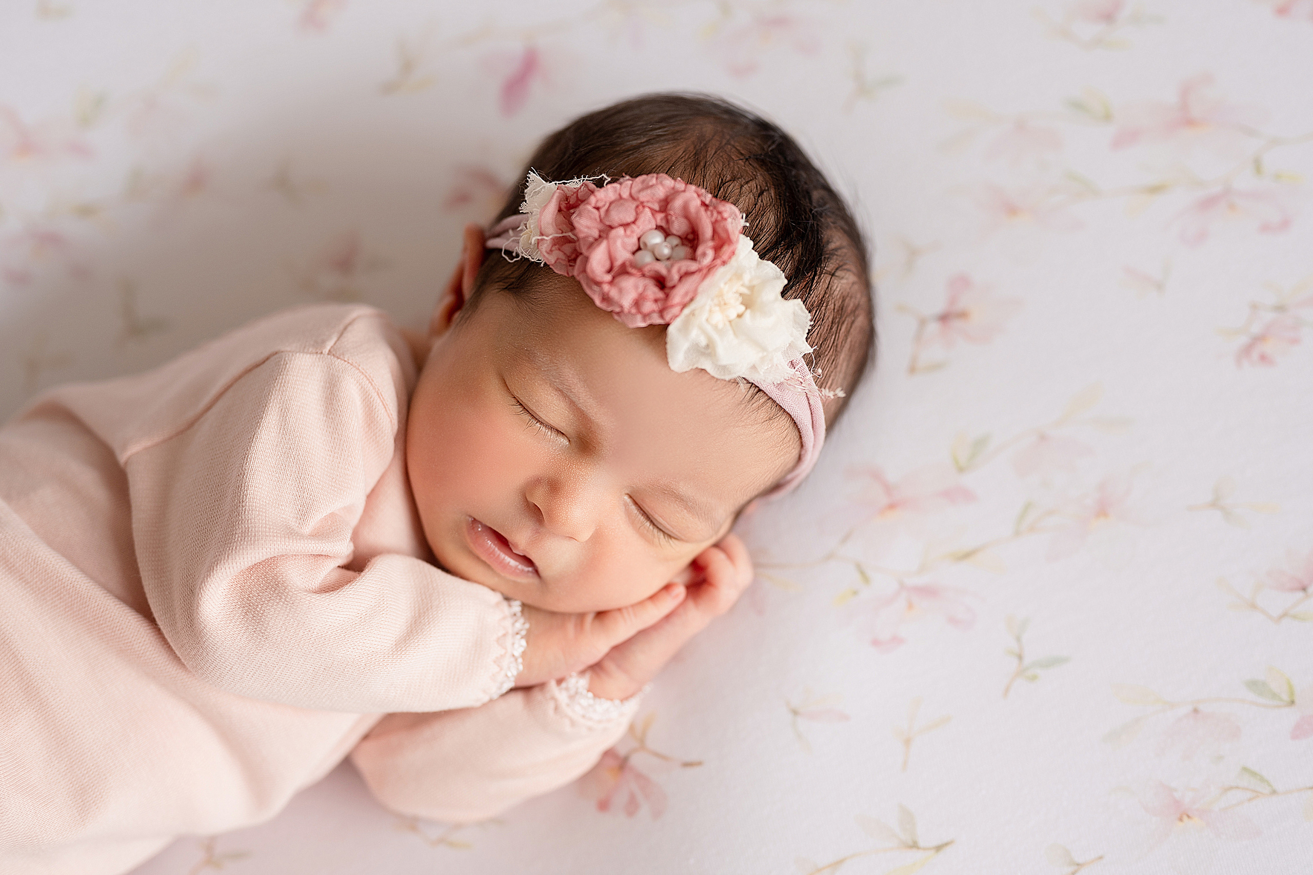 Айель. Детский и семейный фотограф в Красноярске. Фотосессии новорожденных малышей до 1 месяца