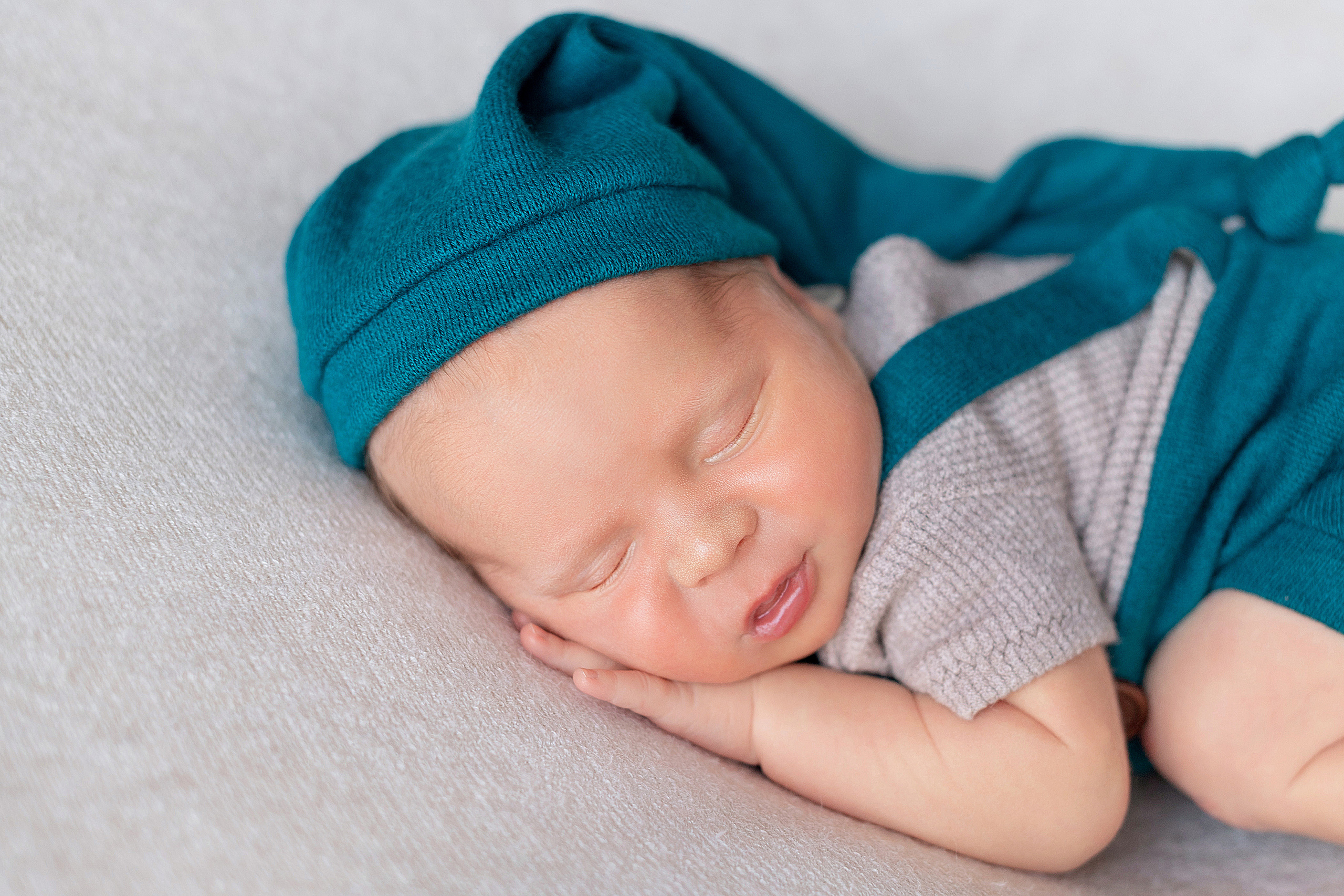 Павел и Симона. Королевская двойня. Детский и семейный фотограф в Красноярске. Фотосессии новорожденных малышей до 1 месяца