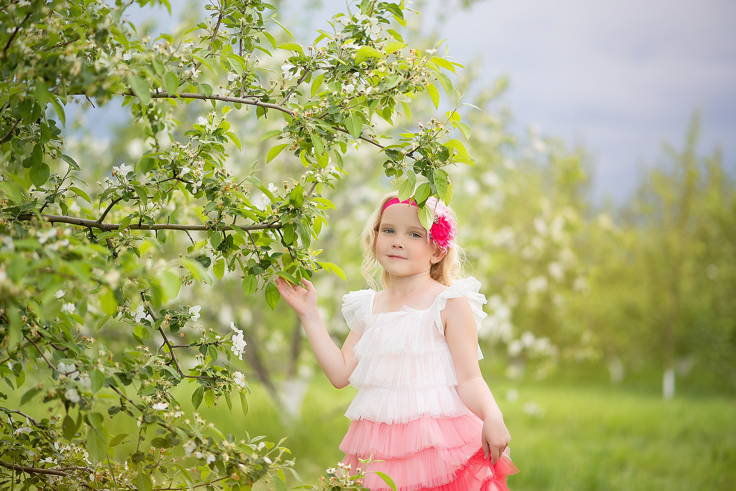 Фотосессии в цветении. Детский и семейный фотограф в Красноярске. Фотосессии новорожденных малышей до 1 месяца