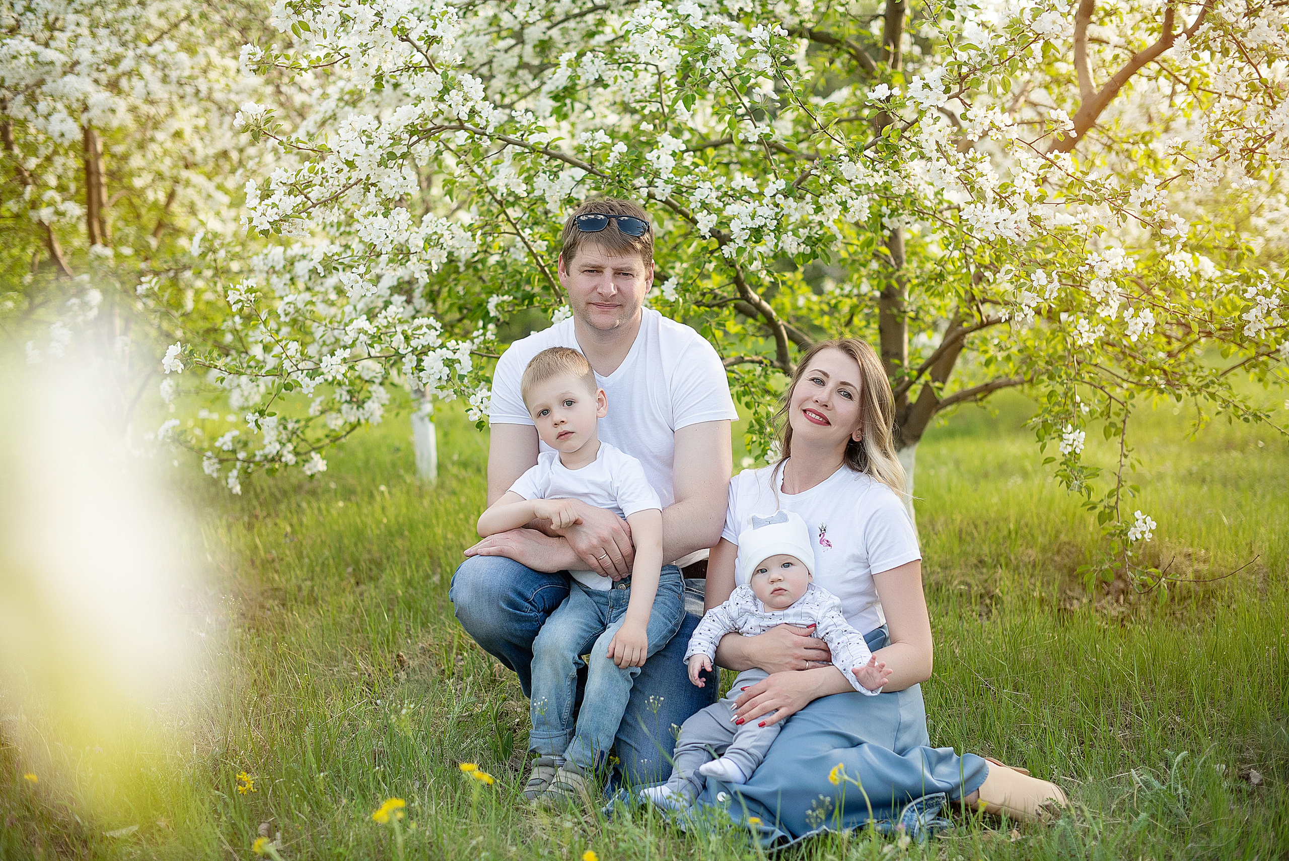 Фотосессии в цветении. Детский и семейный фотограф в Красноярске. Фотосессии новорожденных малышей до 1 месяца