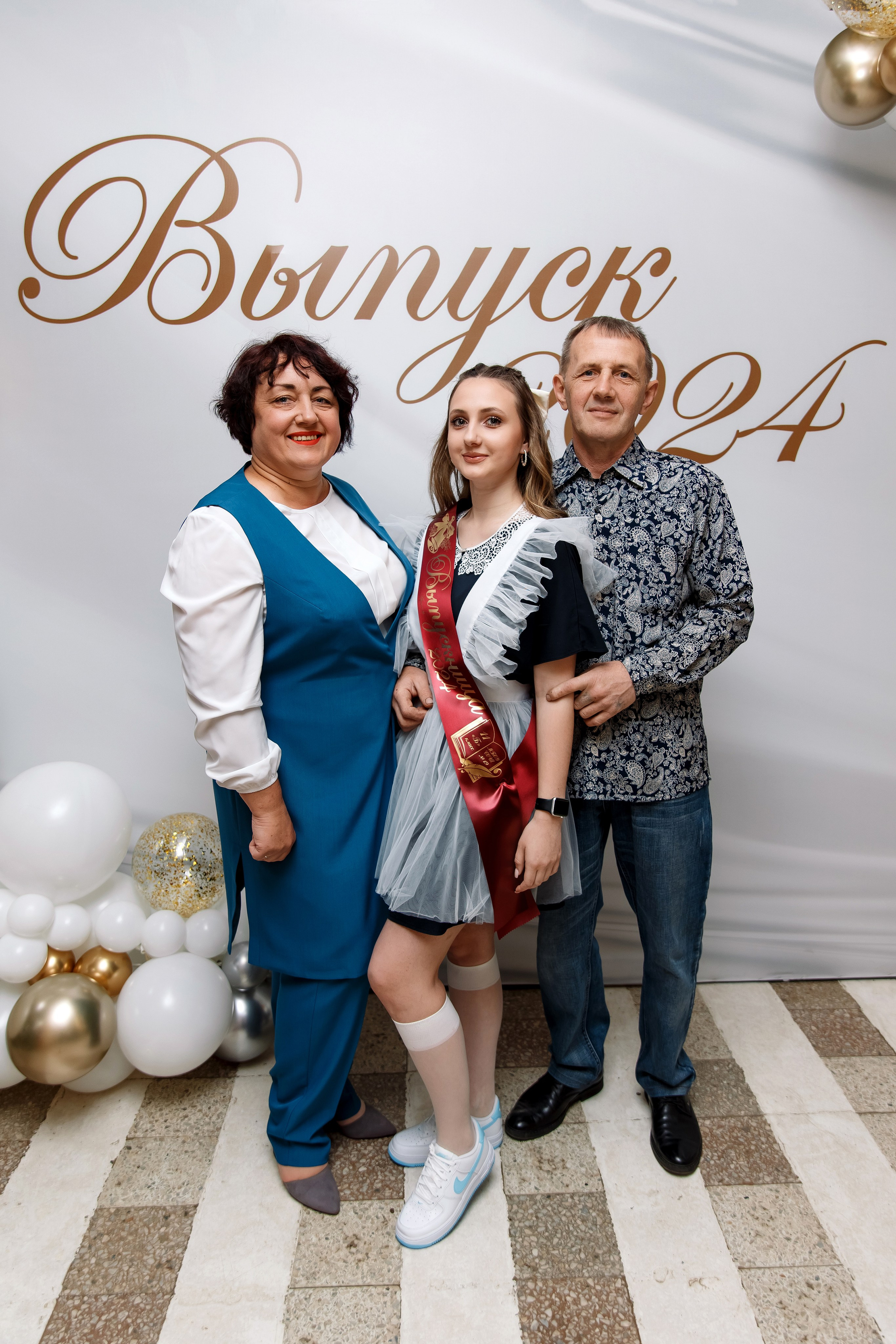 11 класс Последний звонок. Фотограф Любовь Корниенко, Примоский край