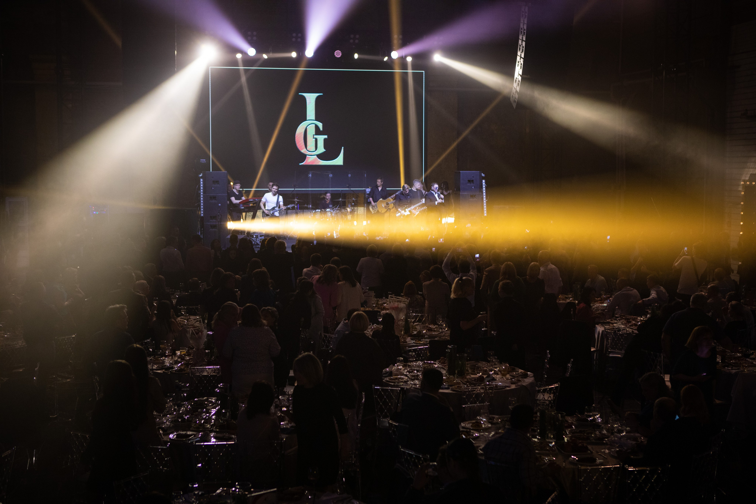 Строительная компания Л1- 32 года. Специальный гость — Григорий Лепс. Двойняшки-фотографы Анна и Анастасия в Санкт-Петербурге