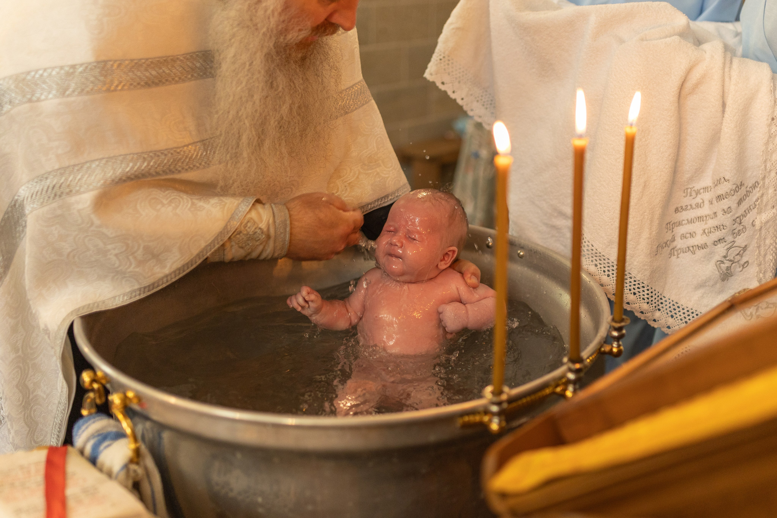 Крещение, Храм во имя Всемилостивого Спаса (на Звёздочке). Фотограф новорожденных. Детский и семейный фотограф Марьяна Юдина