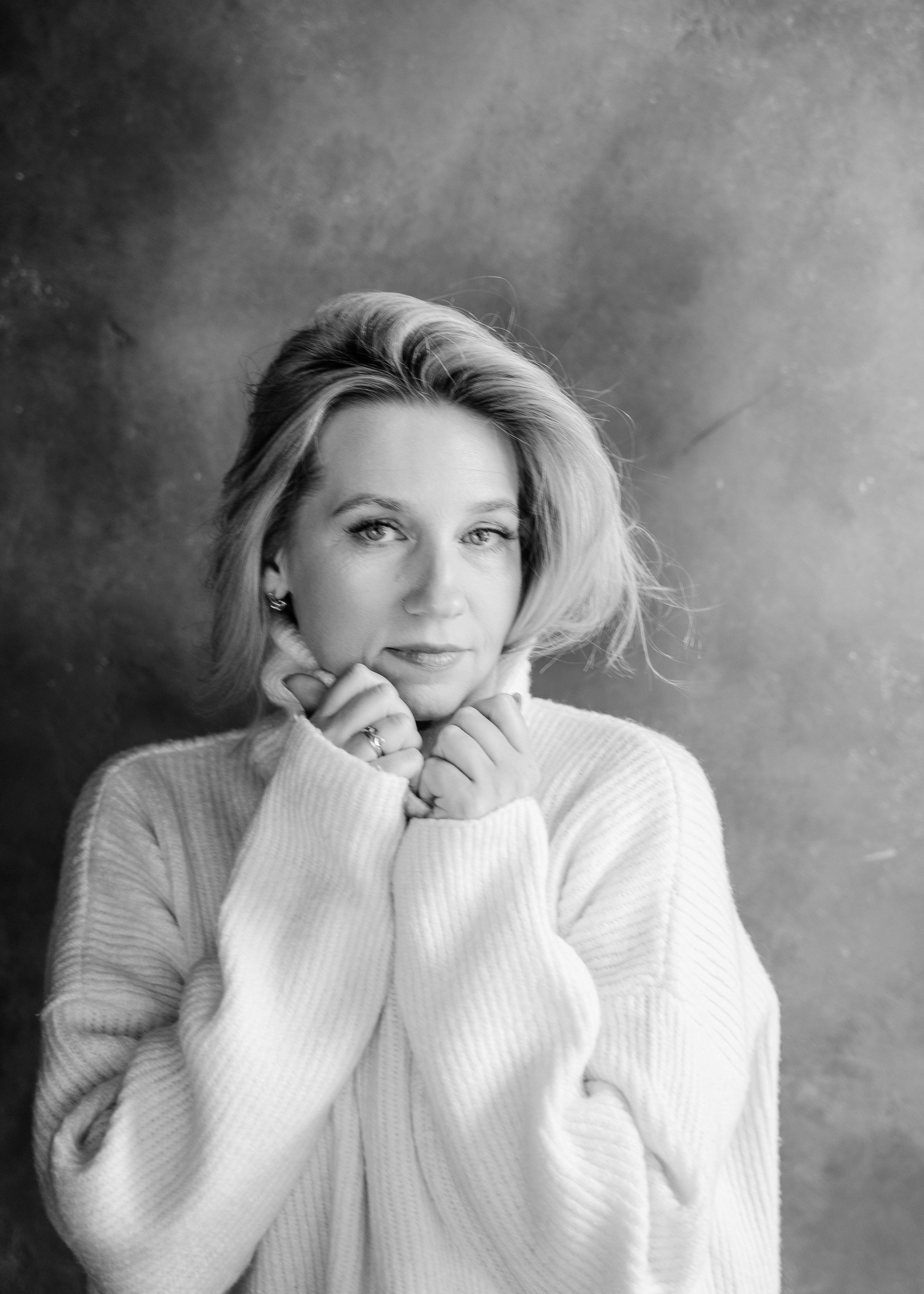 Минималистичная фотосессия для женщины 44 года. Женский фотограф в Красноярске