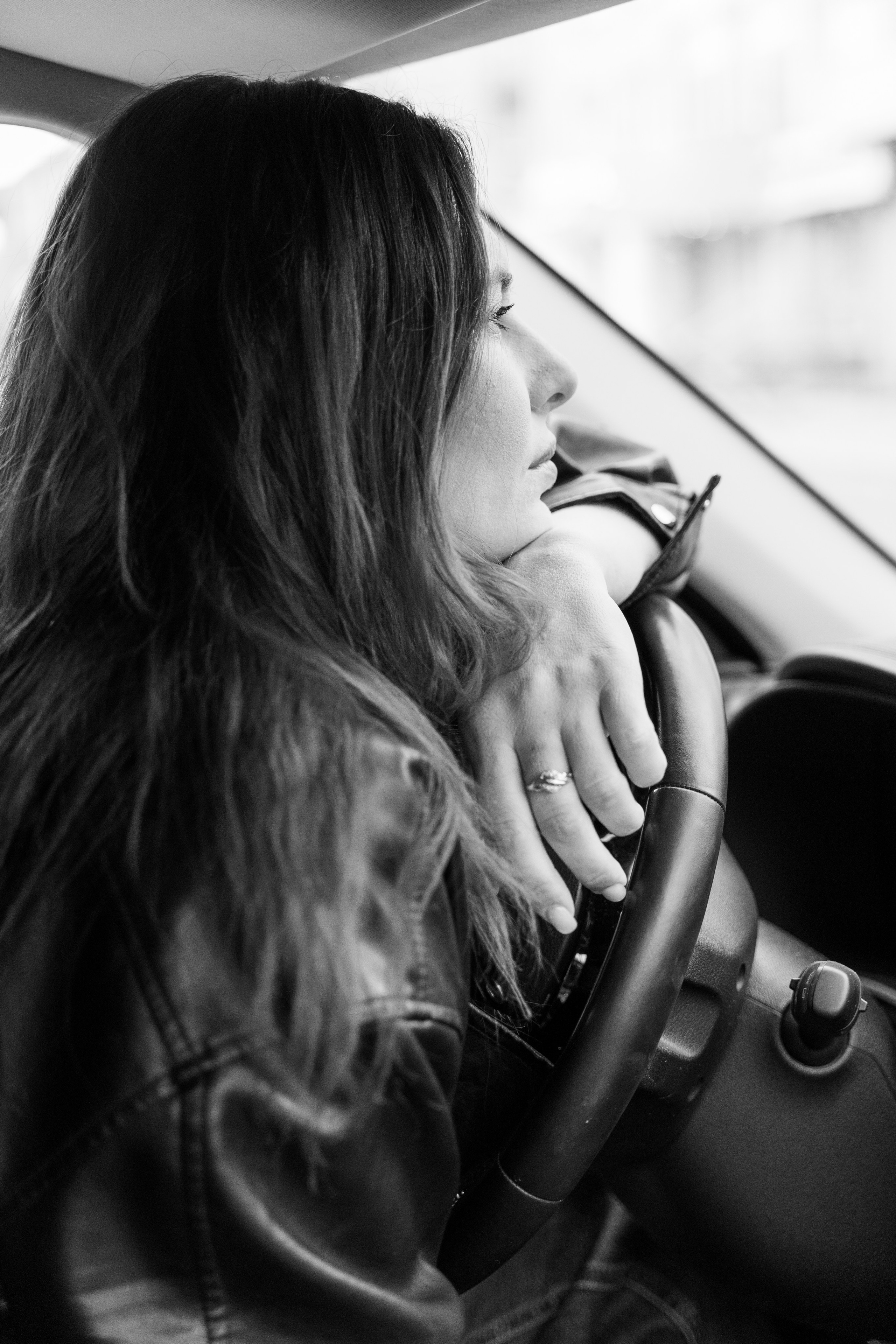 Фотосессия в городе на парковке. Женский фотограф в Красноярске