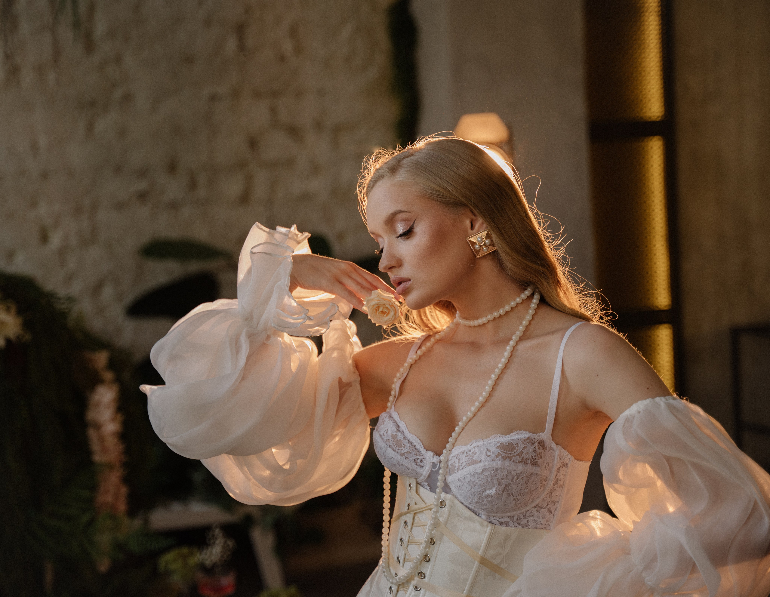 Невеста на пикнике в замке