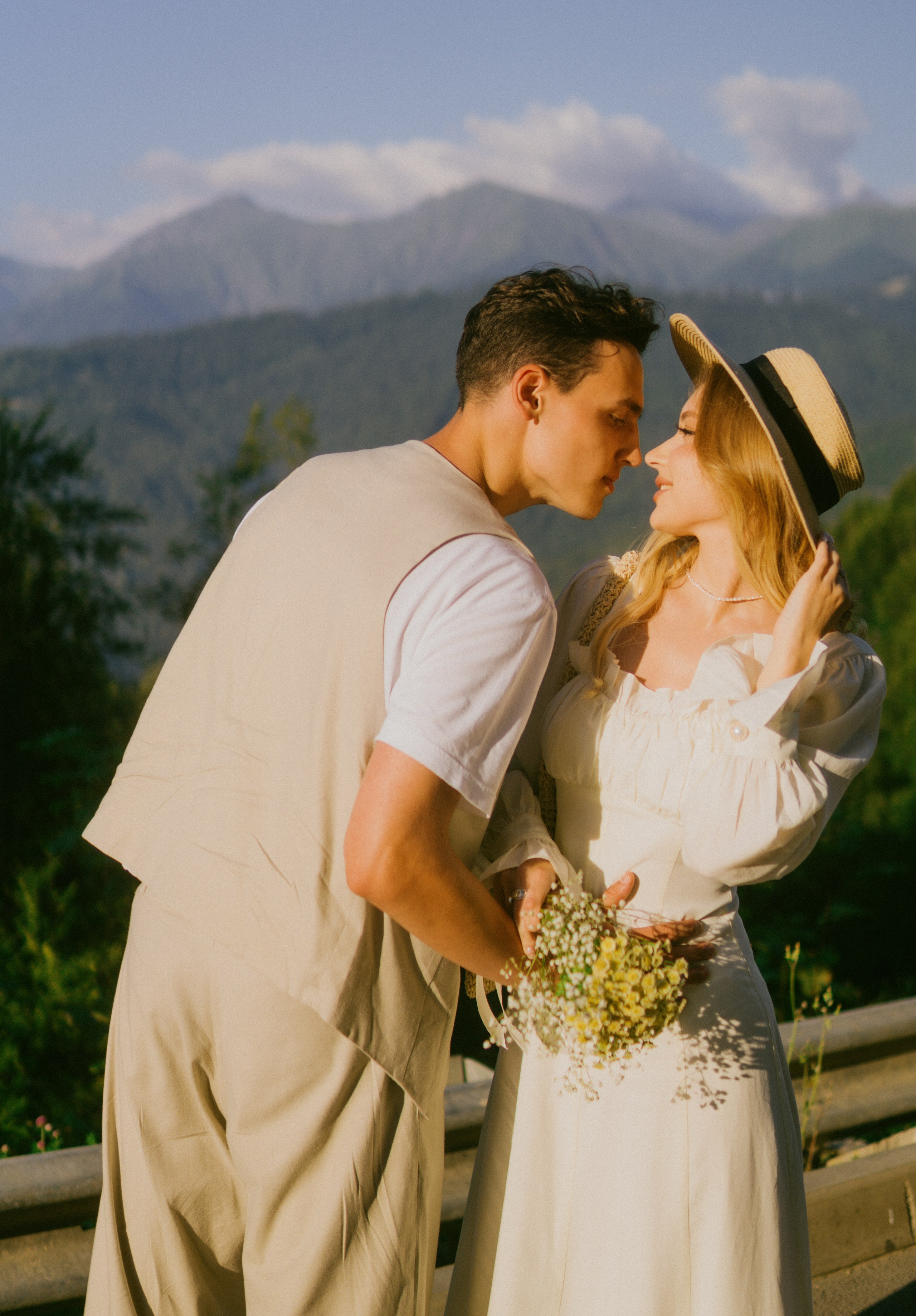 Солнечная прогулка в горах. Главная