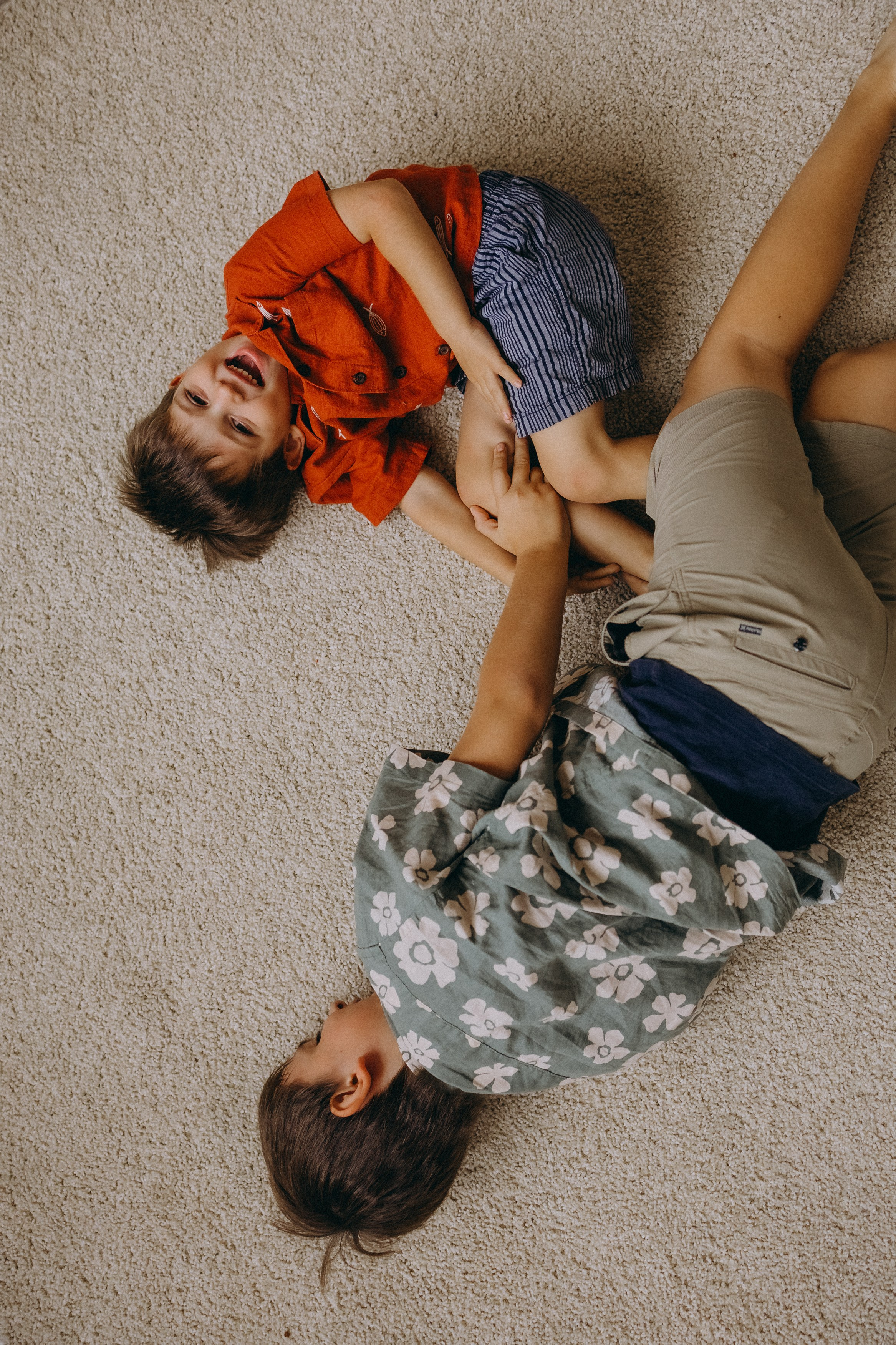 Оксана, Слава, Петя. Главная