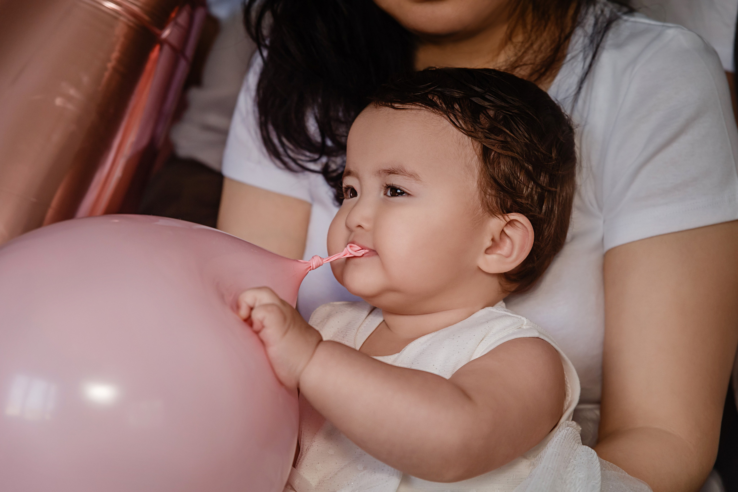 Lifestyle photo session for 1 year of birth. Professional family and children’s photographer in Izmir Irina Eron