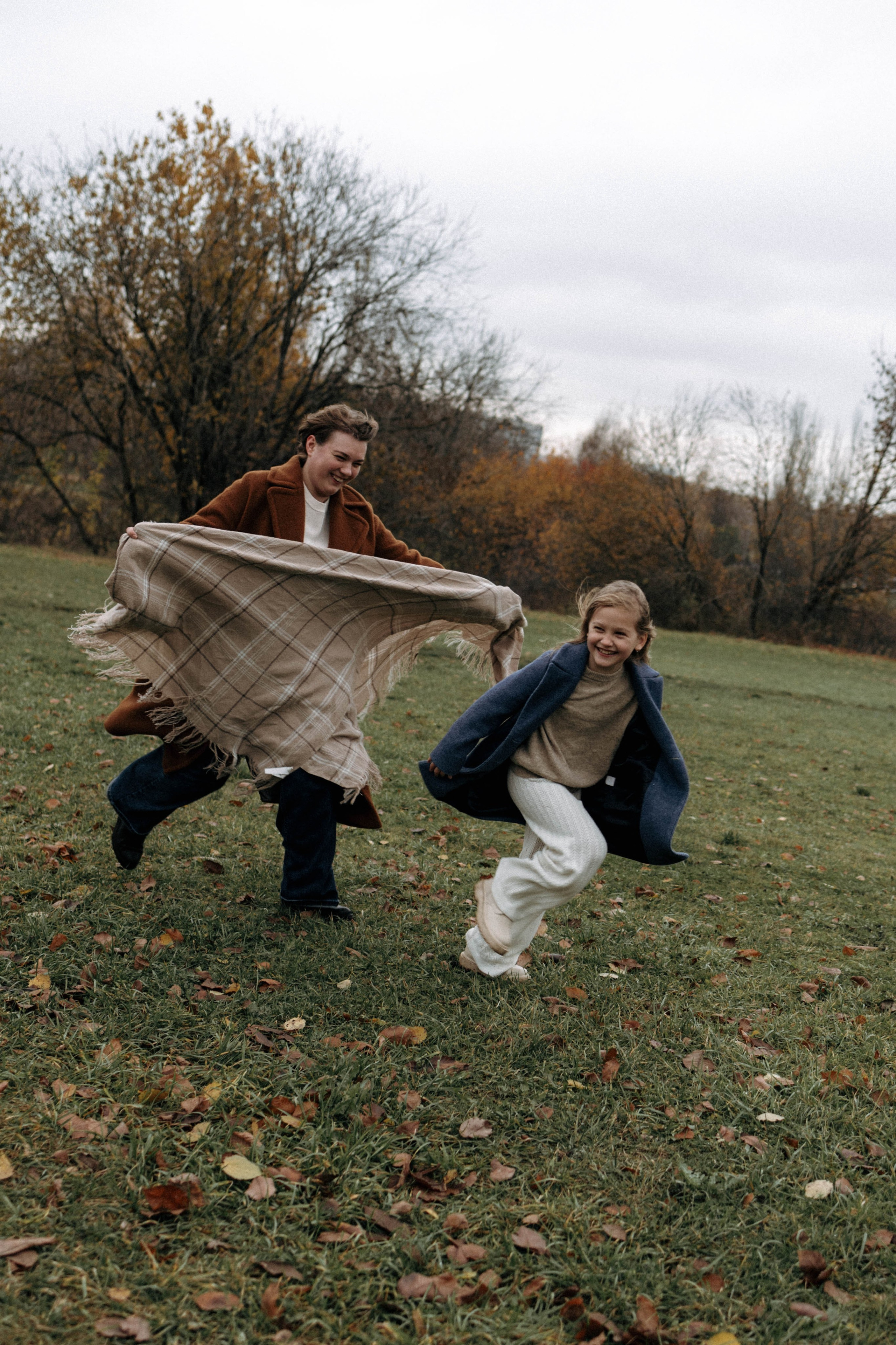 Прогулка мамы с детьми в Коломенском. Семейный и детский фотограф в Москве Маргарита Сереброва
