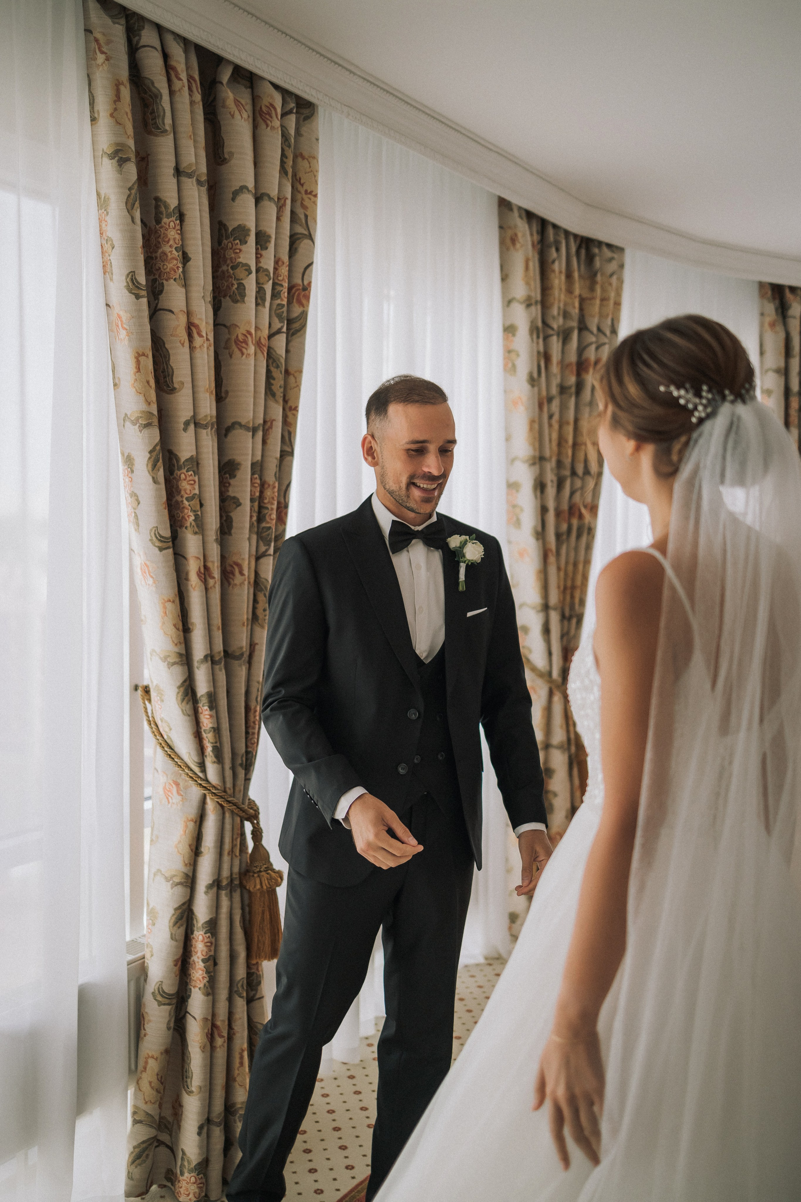 Свадебная прогулка Екатерины и Евгения. Свадебная фотография. Арина Рубах