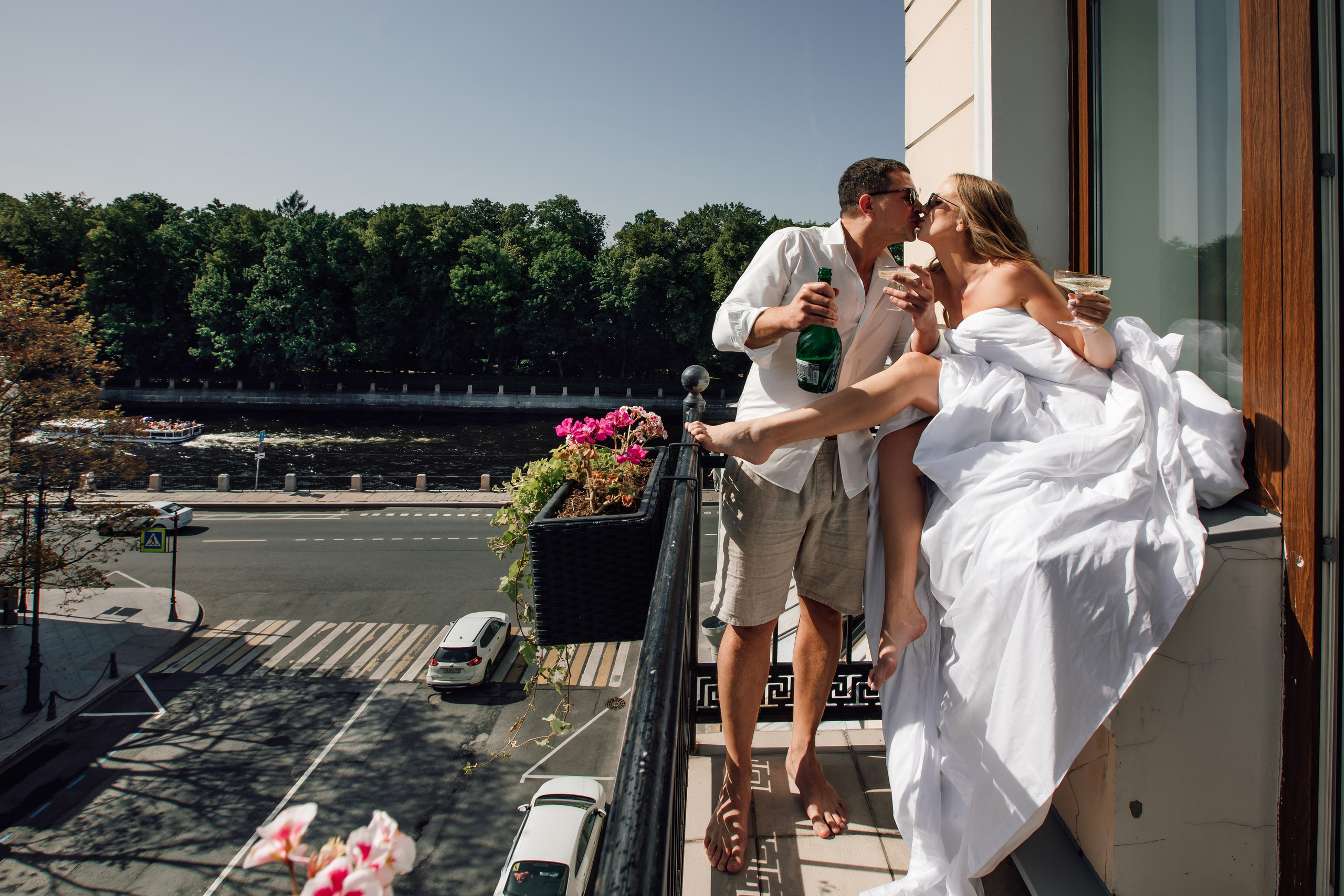 Сборы в Dom Boutique Hotel 5* и прогулка. Свадебный и семейный фотограф в Санкт-Петербурге и Сестрорецке