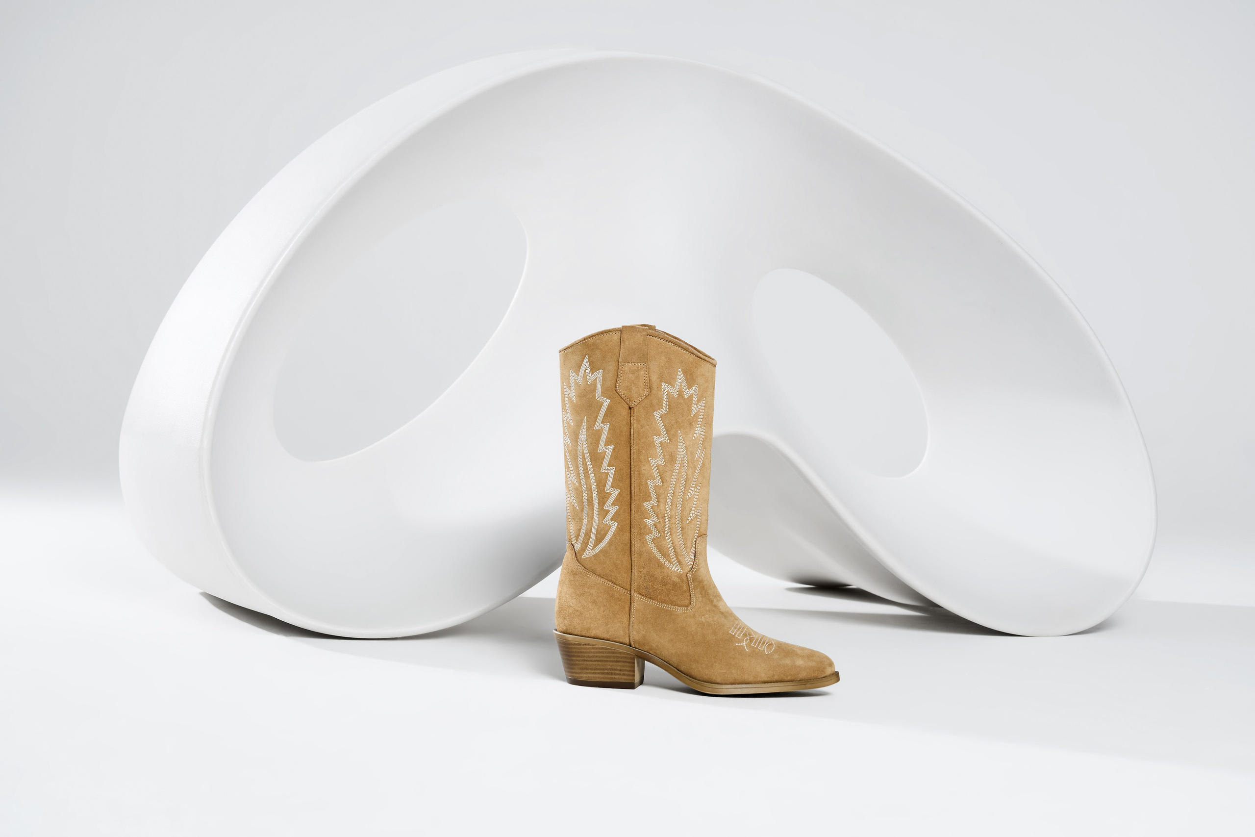 Amalie shoes. Retoucher