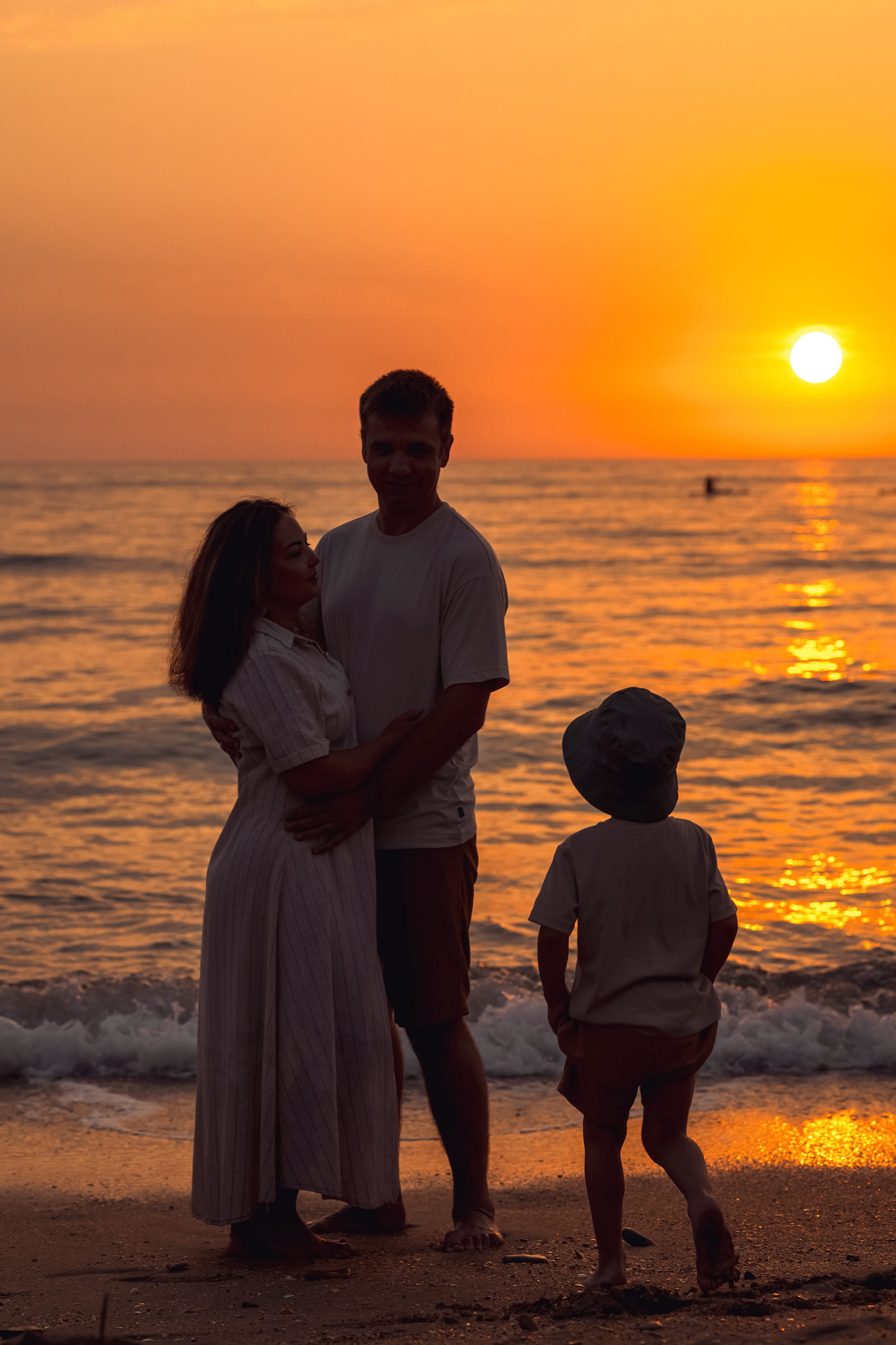 Гаяна с семьей на рассвете. Свадебный и семейный фотограф в Каспийске Алёна Нурмагомедова