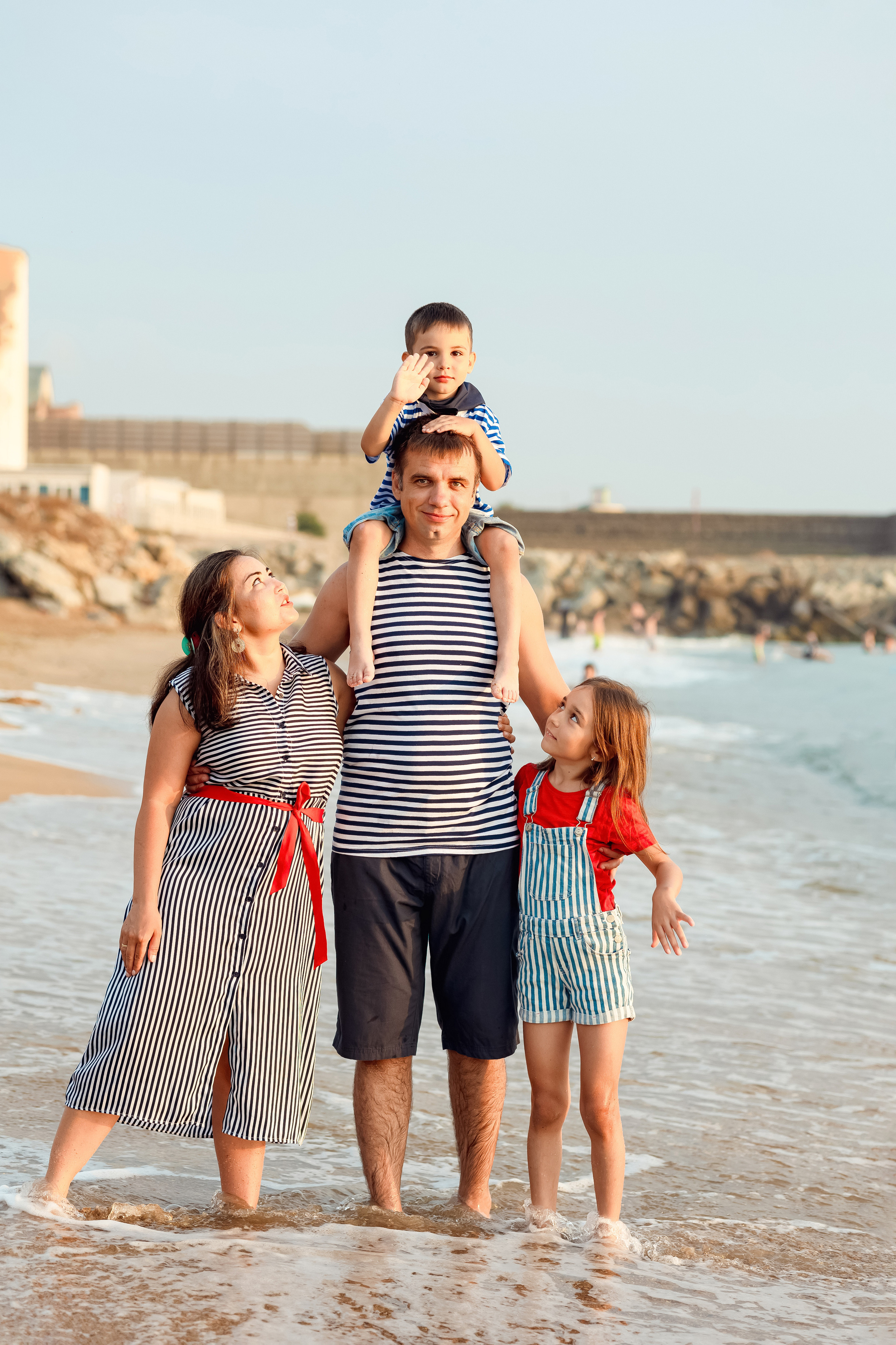 Гаяна с семьей на рассвете. Свадебный и семейный фотограф в Каспийске Алёна Нурмагомедова