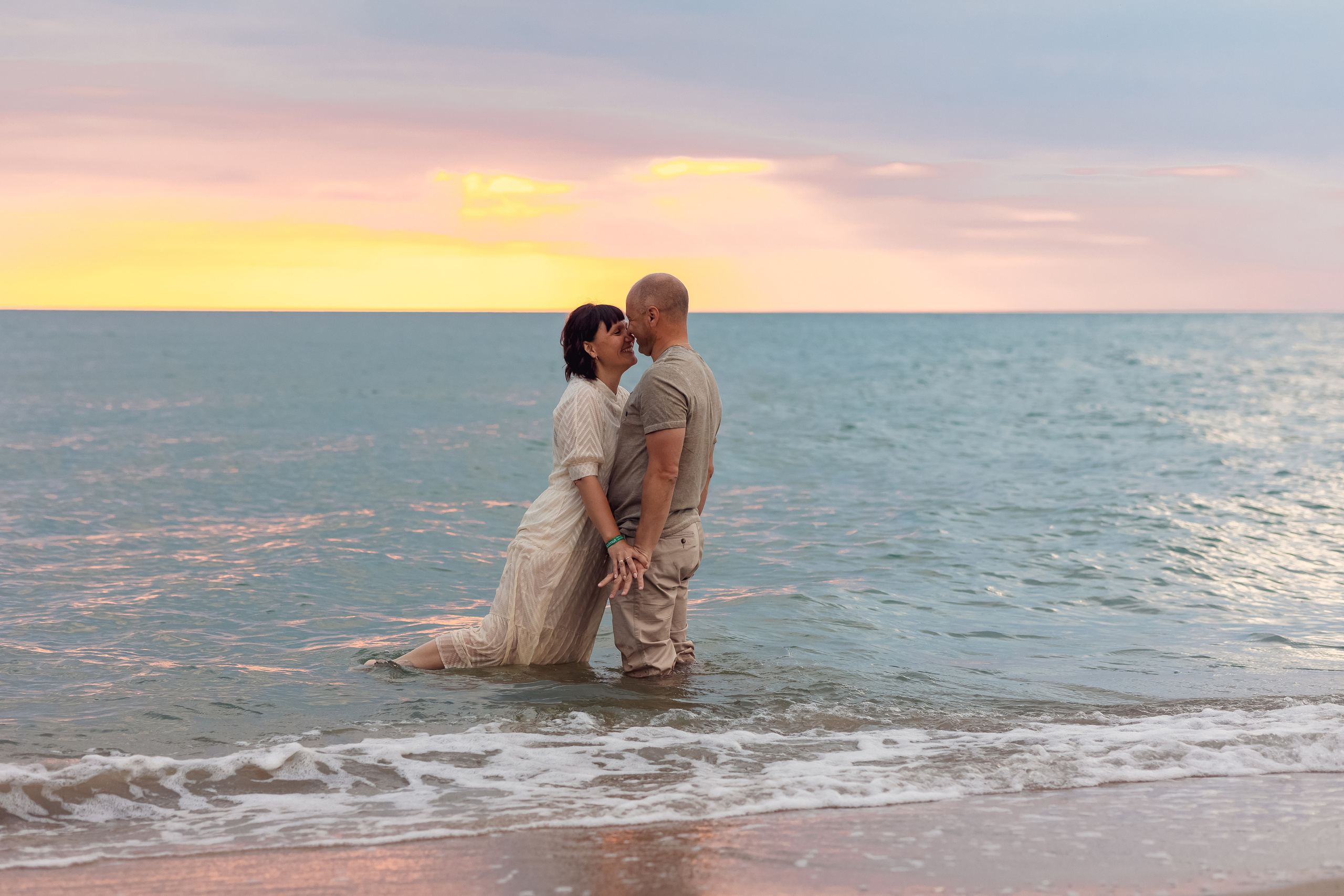 Елена с супругом на рассвете. Свадебный и семейный фотограф в Каспийске Алёна Нурмагомедова