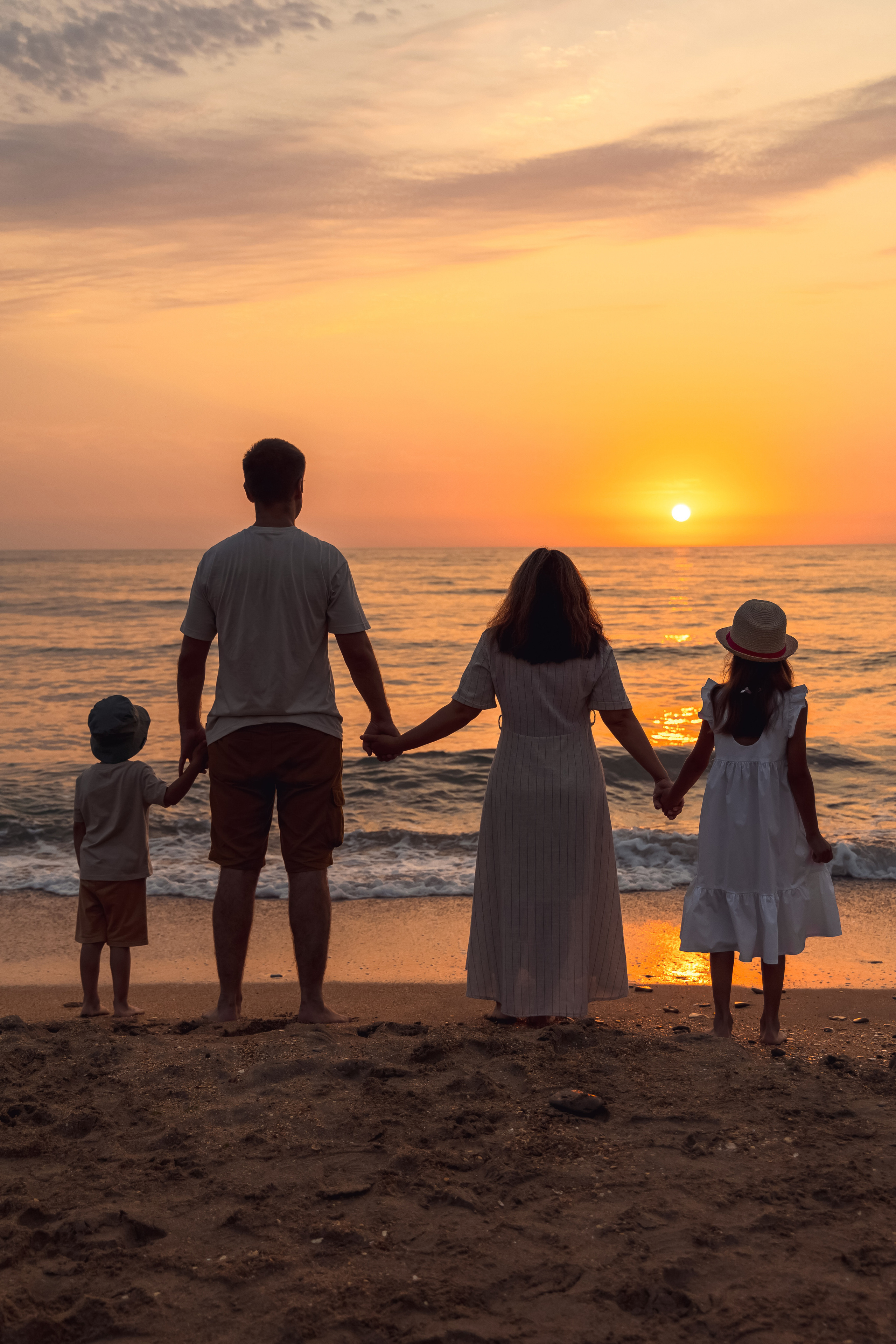 Гаяна с семьей на рассвете. Свадебный и семейный фотограф в Каспийске Алёна Нурмагомедова