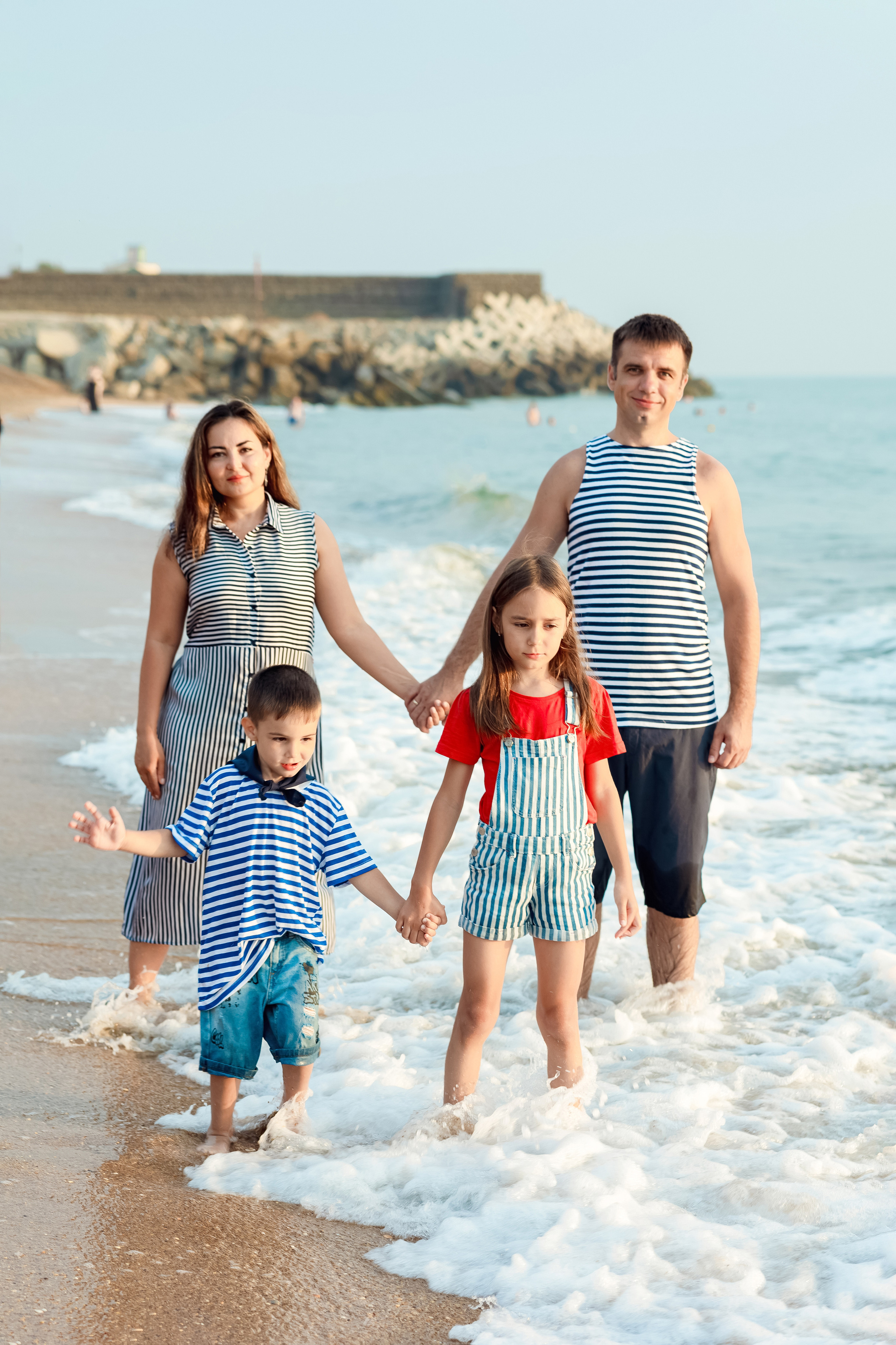 Гаяна с семьей на рассвете. Свадебный и семейный фотограф в Каспийске Алёна Нурмагомедова