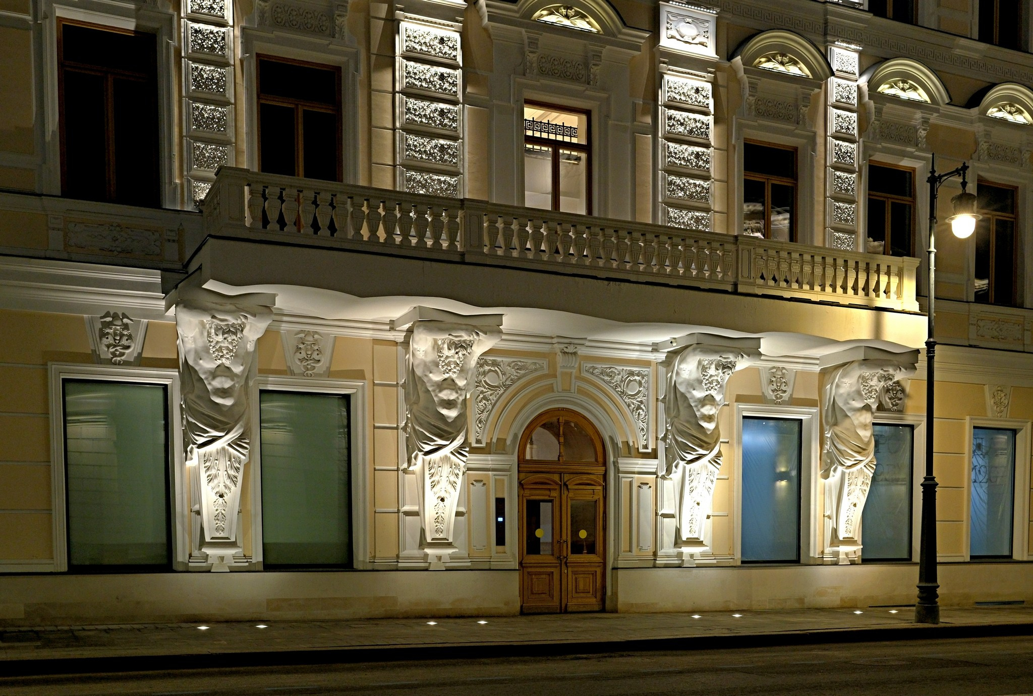 Улица, люди, жизнь…