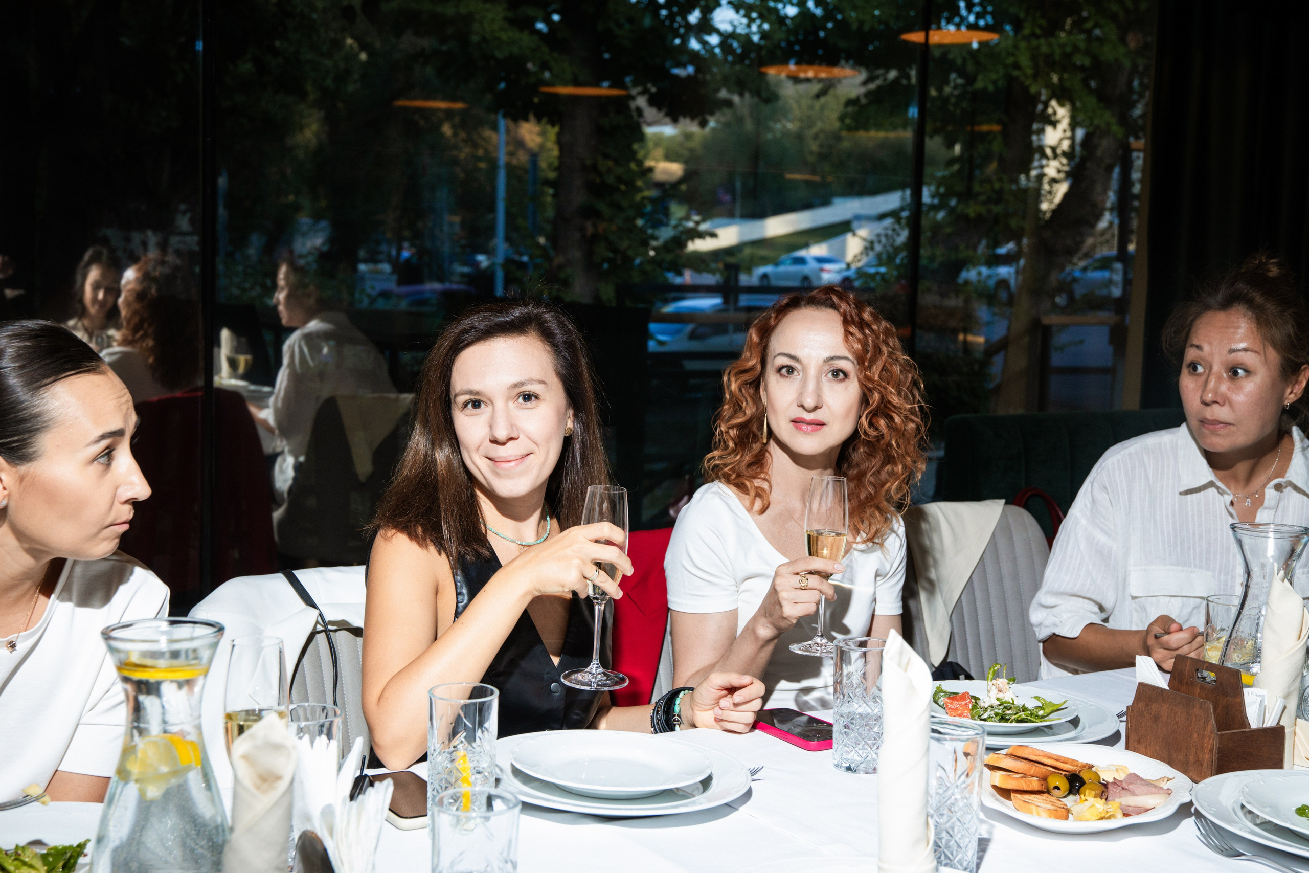 Couch. Свадебный и студийный фотограф в Алматы Ильяс Кырбаев