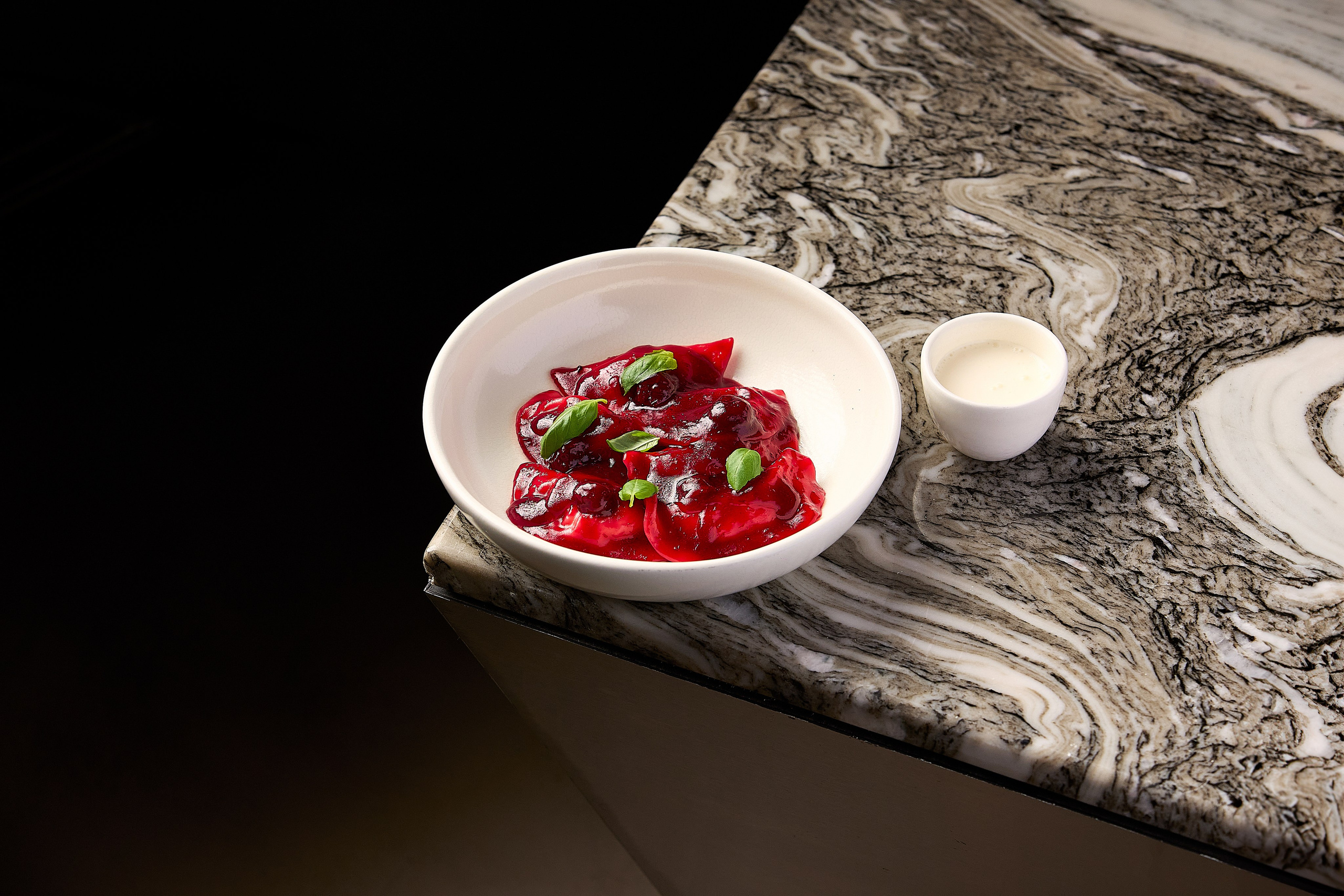 Hookah Place Dishes. Evgeny Yatsenko — Photographer in Dubai