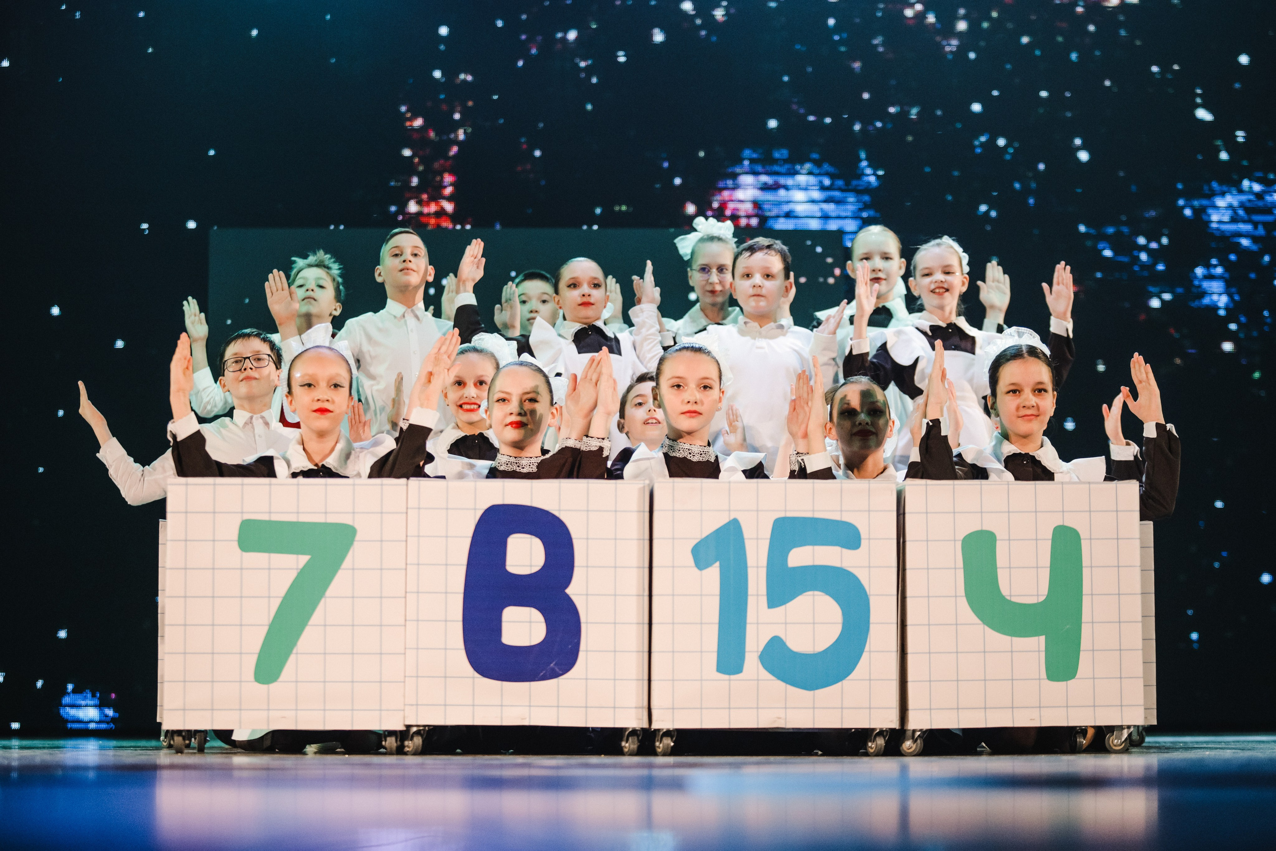 Отчетный концерт Dazz Crew & Искорки 2024. Роман Урумбаев фотограф Нижневартовск