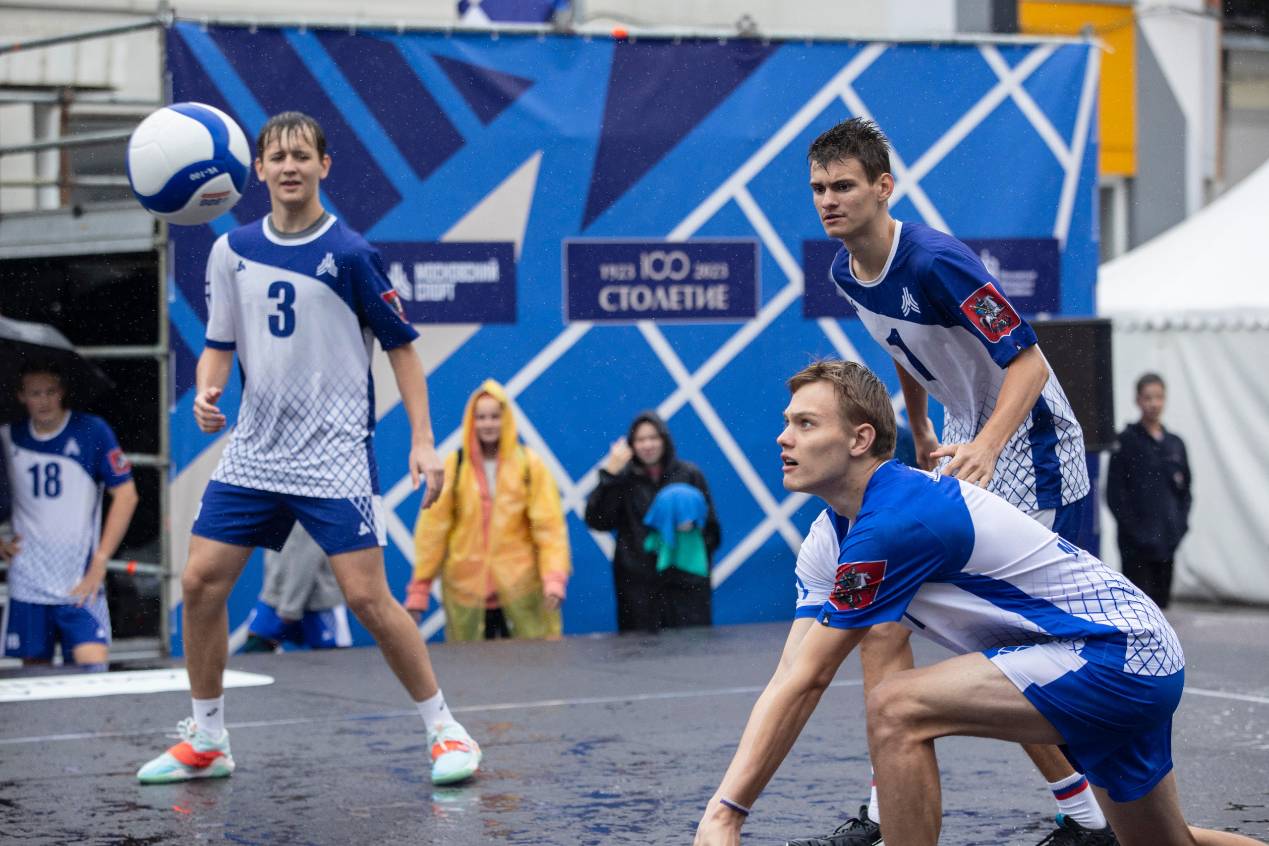 100 ЛЕТ ОТЕЧЕСТВЕННОМУ ВОЛЕЙБОЛУ. Фотограф Георгий Нигматулин