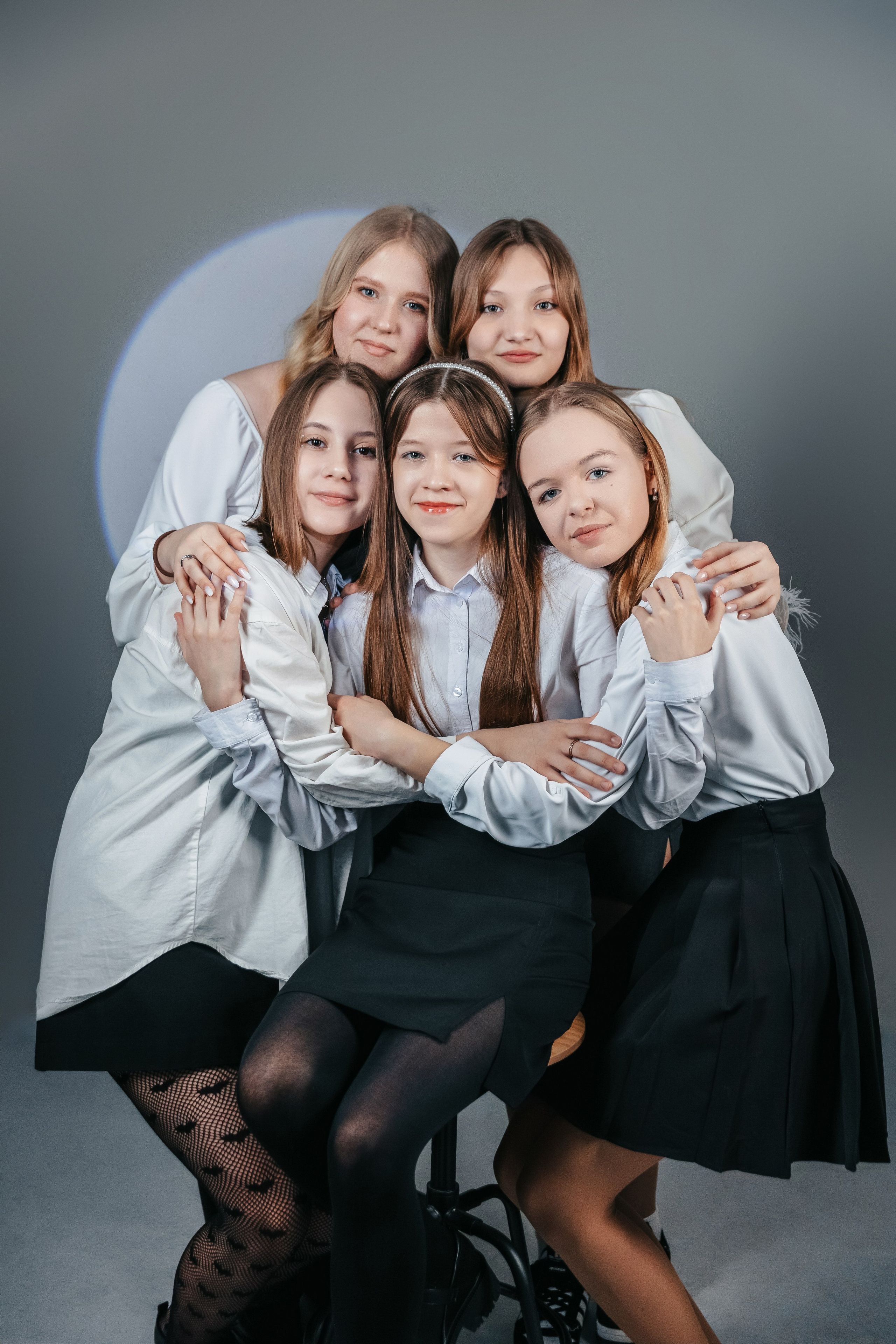 Заказать выпускной школьный альбом Тюмень. Выпускные альбомы в Тюмени для школ, садов, вузов спортивных секций