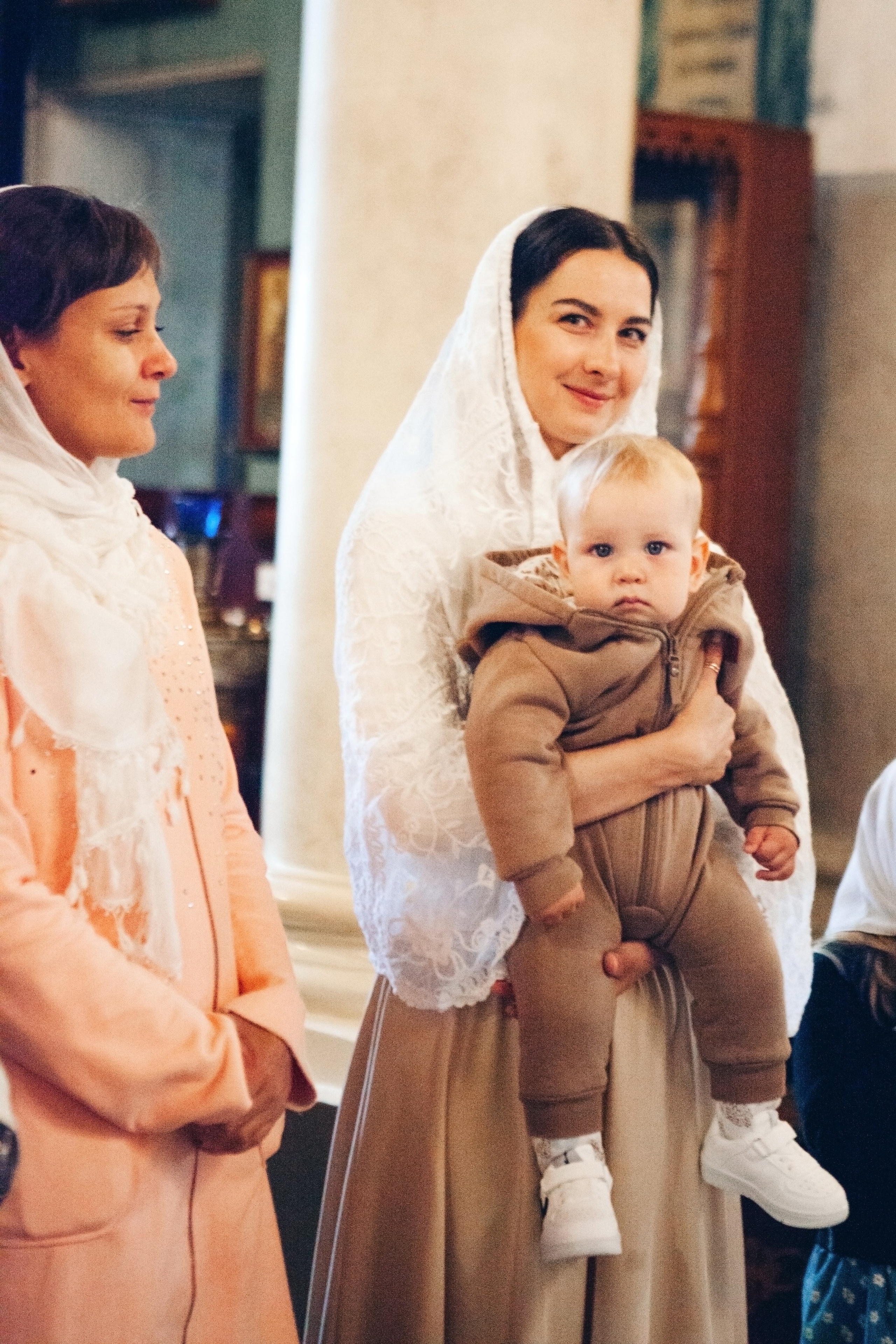 Крещение ребенка в церкви. Фотограф Ольга Ефремова