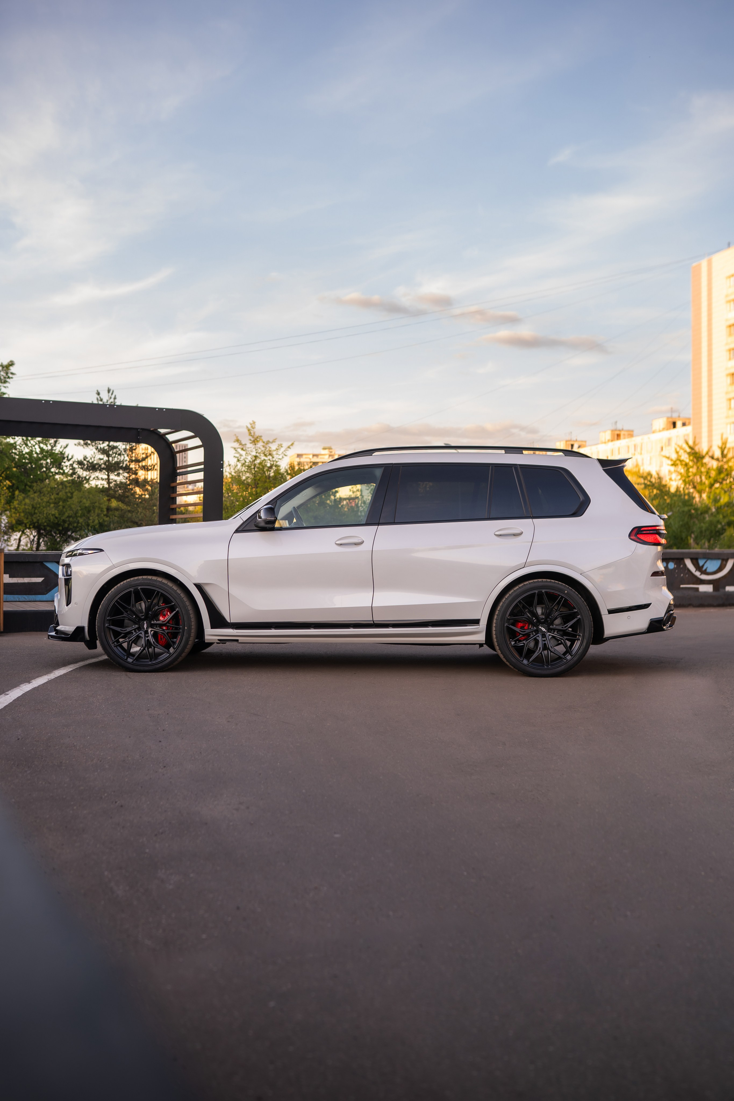BMW X7. Mirllaev