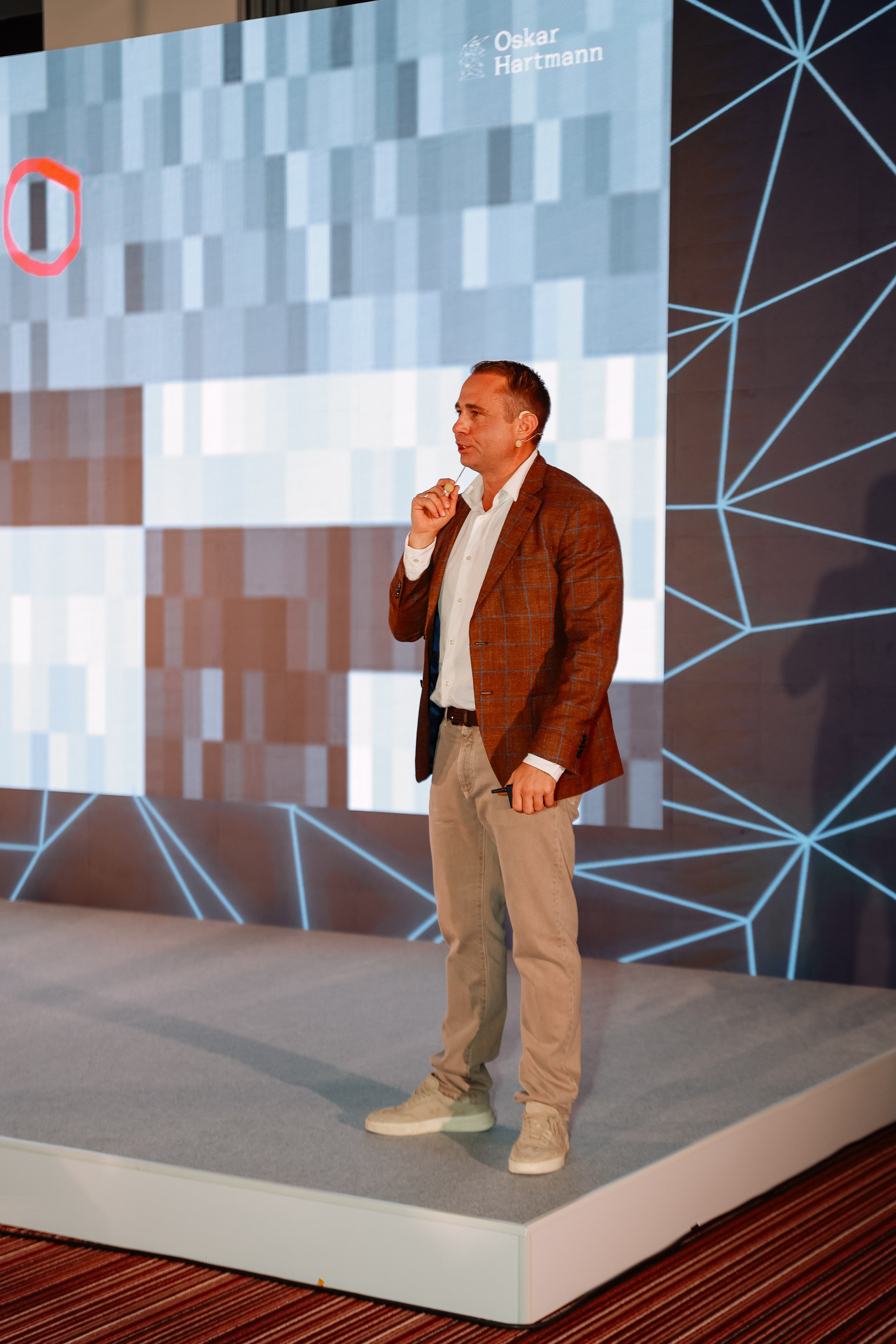 BUSNESS STANDUP с Оскаром Хартманном. Фотограф Юлия Мальцева