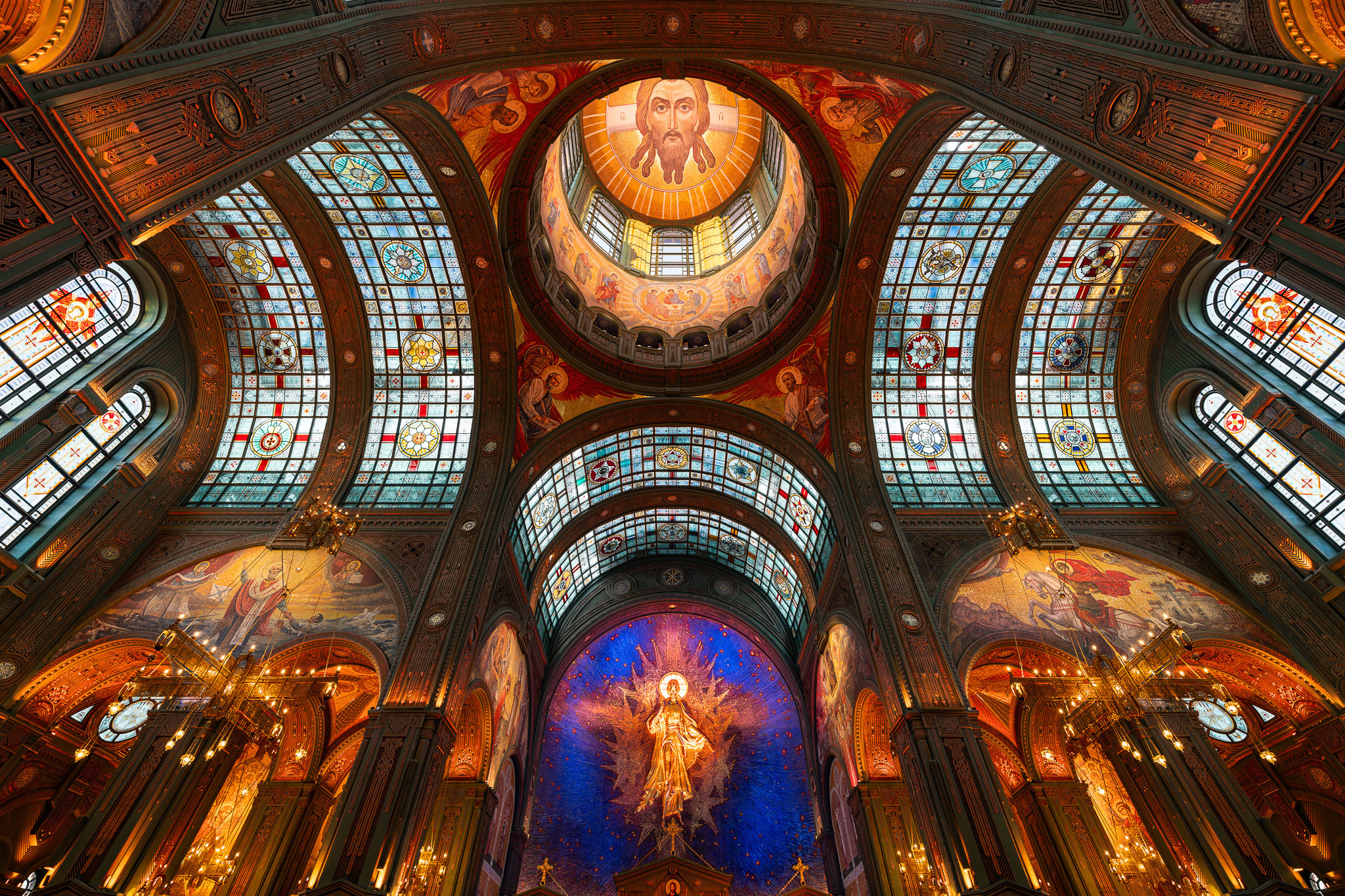 Внутри Главного храма Вооруженных сил Российской Федерации