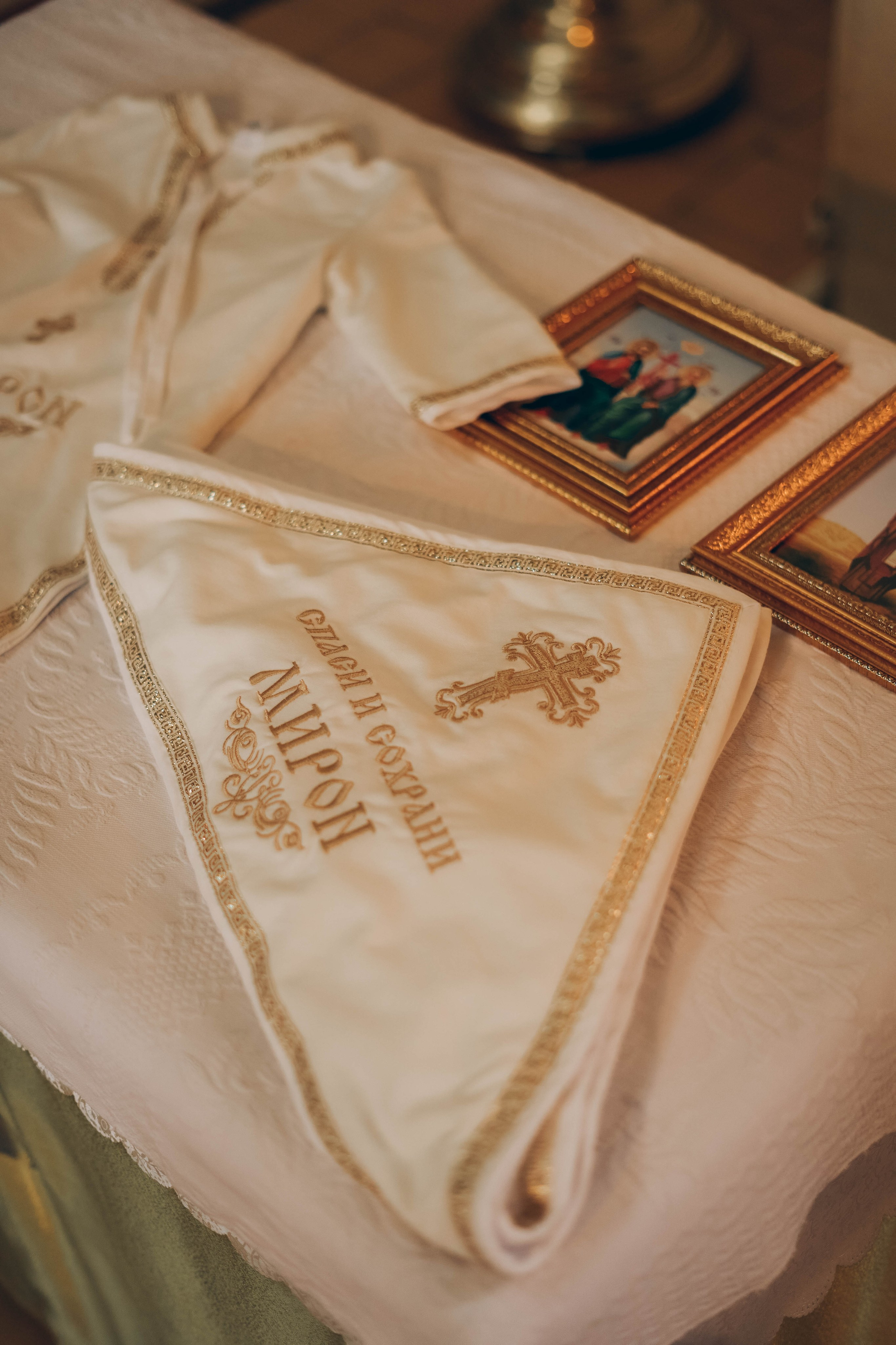 Таинство крещения Мирона