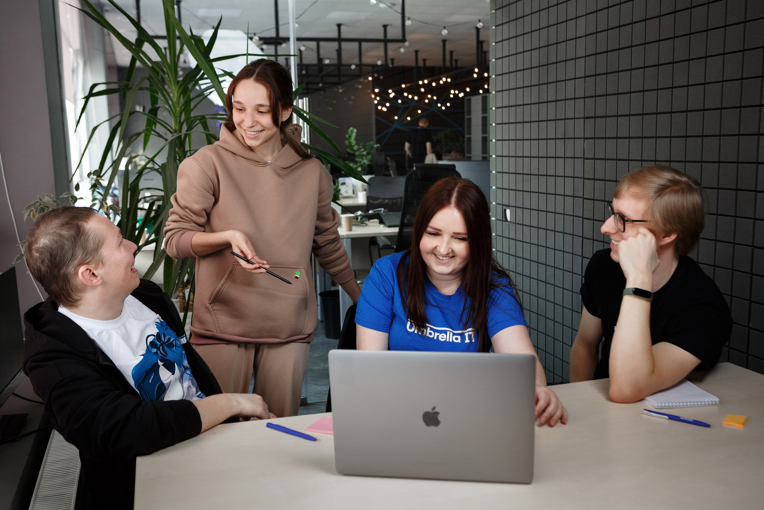 Фотосессия сотрудников и офиса для компании Амбрелла Таганрог. Свадебный и семейный фотограф в Таганроге Бакарюк Антон