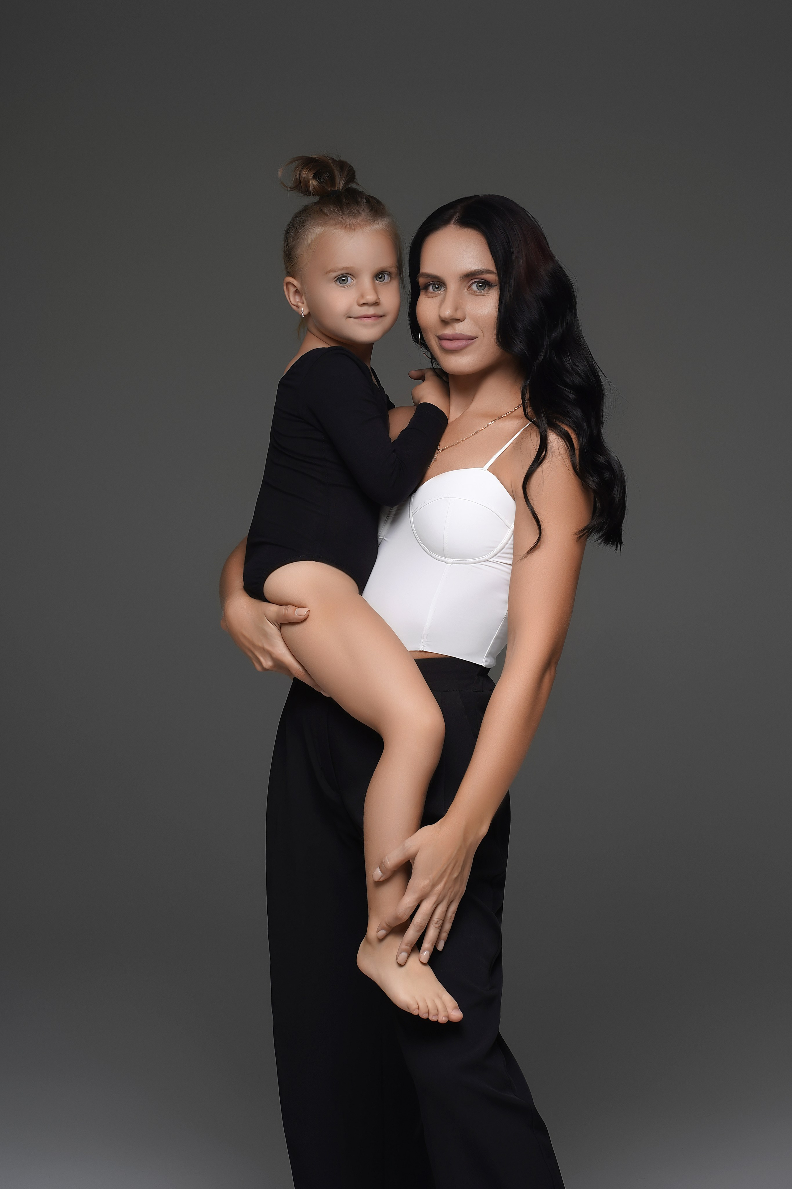 Алина и Ева. Главная