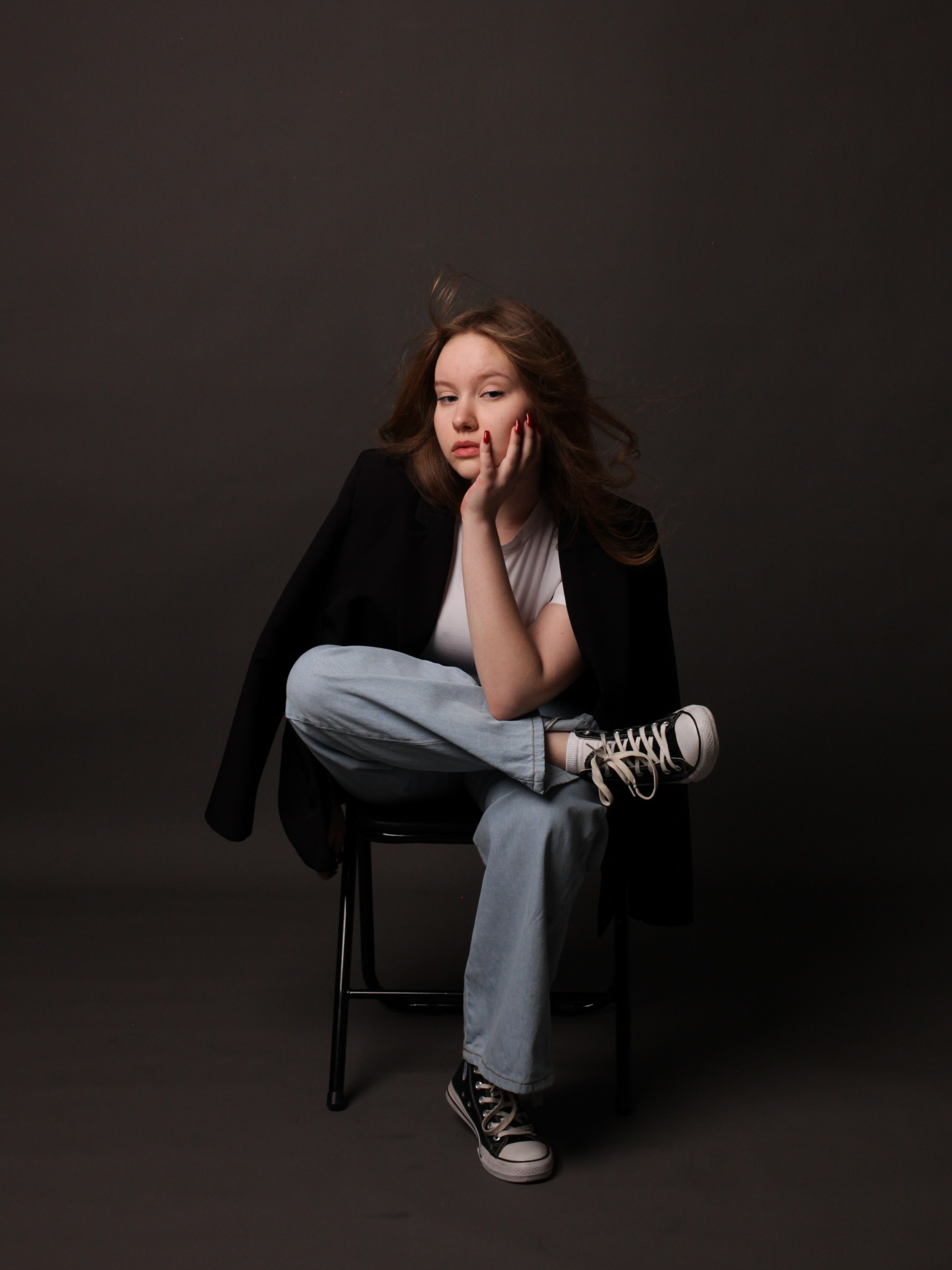 СЕРЫЙ ФОН | АВТОПОРТРЕТНАЯ. YourSelf.photostudio | автопортретная фотостудия ТОЛЬЯТТИ