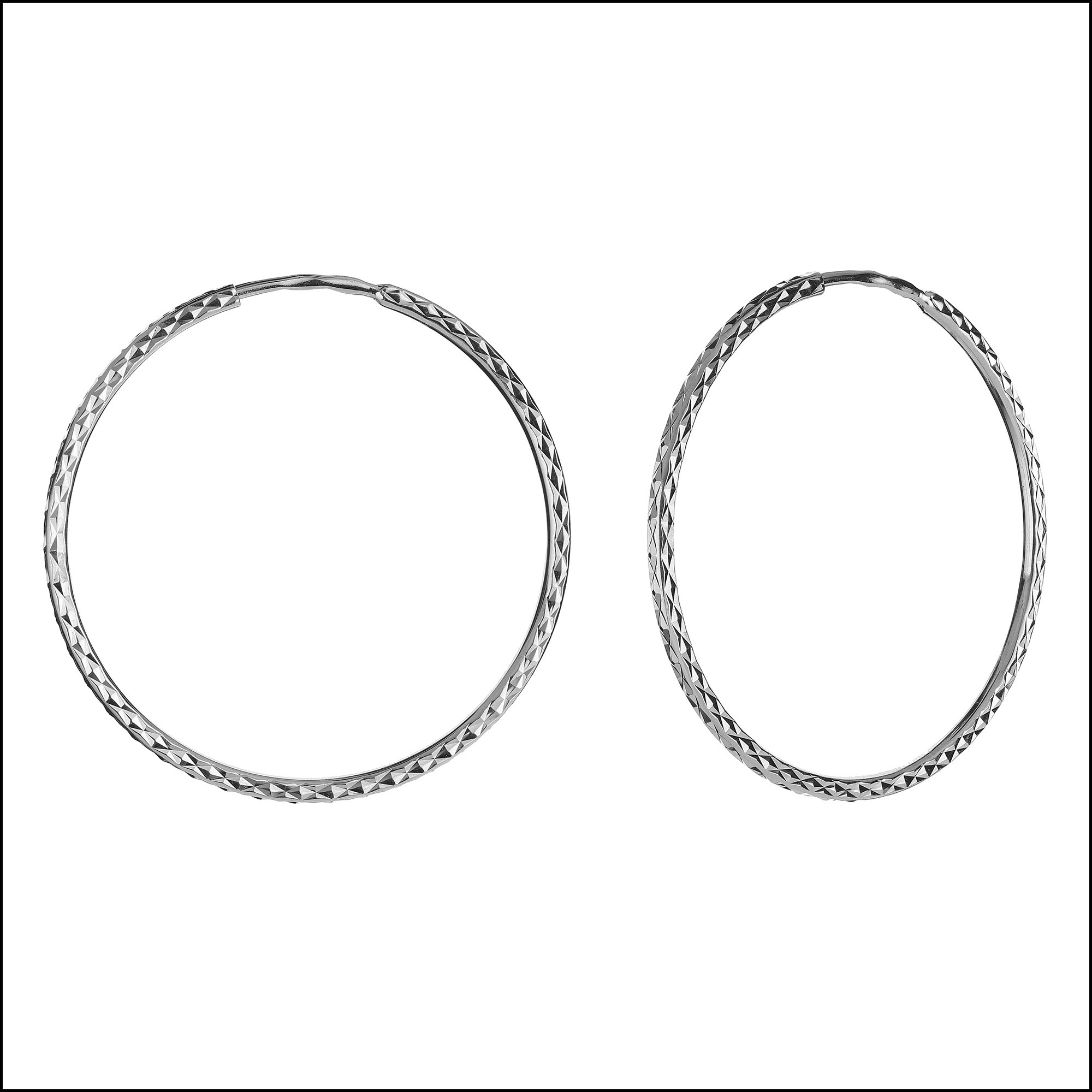 Фото на белом. Photographer  Valeriy Velikov