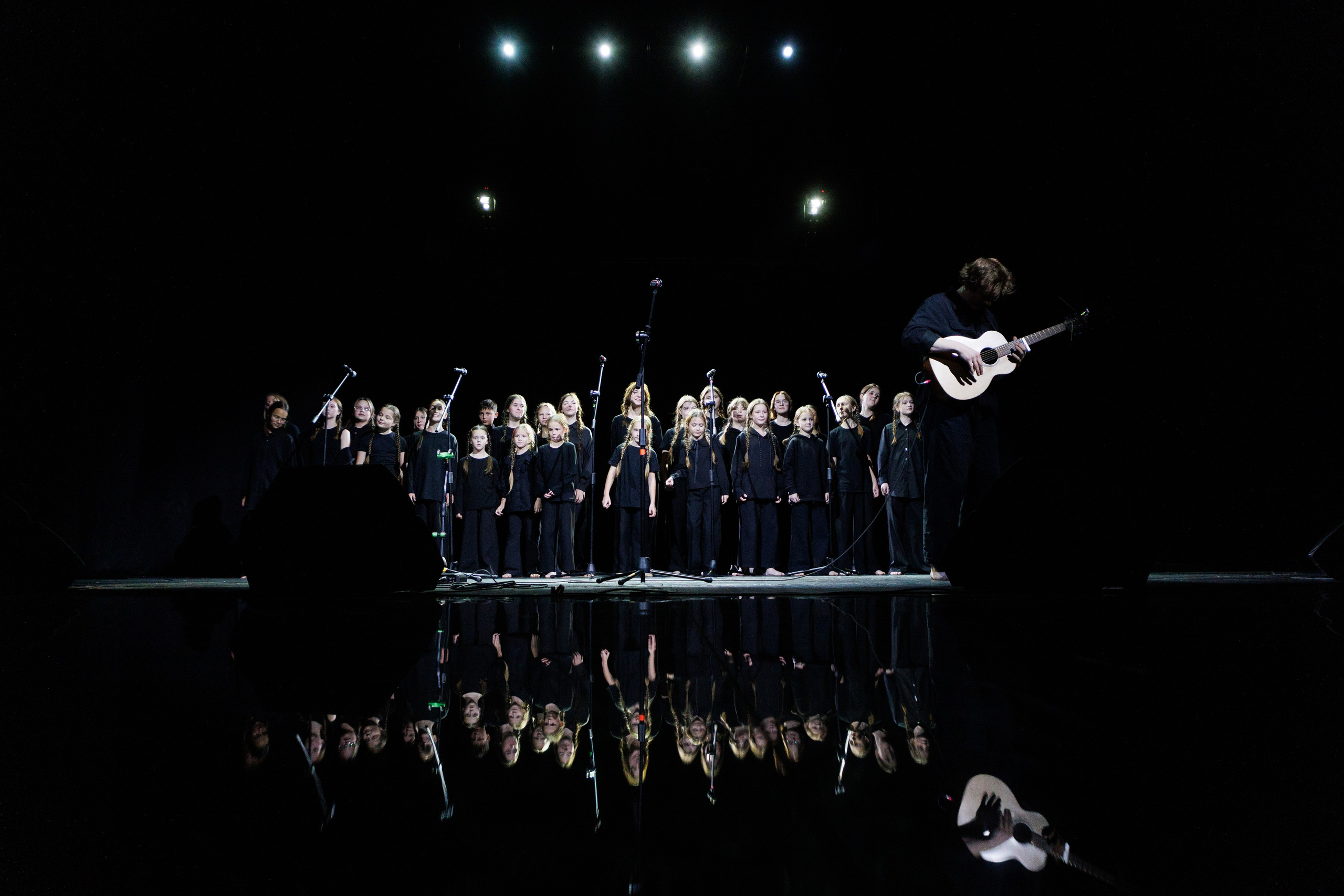 Выксунская премьера «Громко и Честно. Бонд с кнопкой». Фотограф городских и семейных событий Артем Карпухин