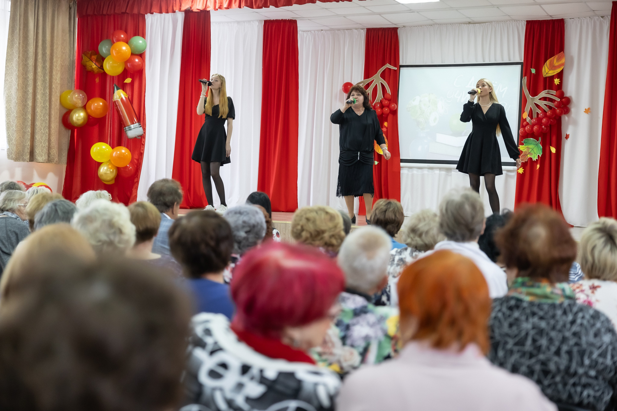 День учителя. Школа 31. Октябрь 2024. Свадебный и Семейный фотограф г. Ижевск Гульназ Солдатова. Гульназ фото