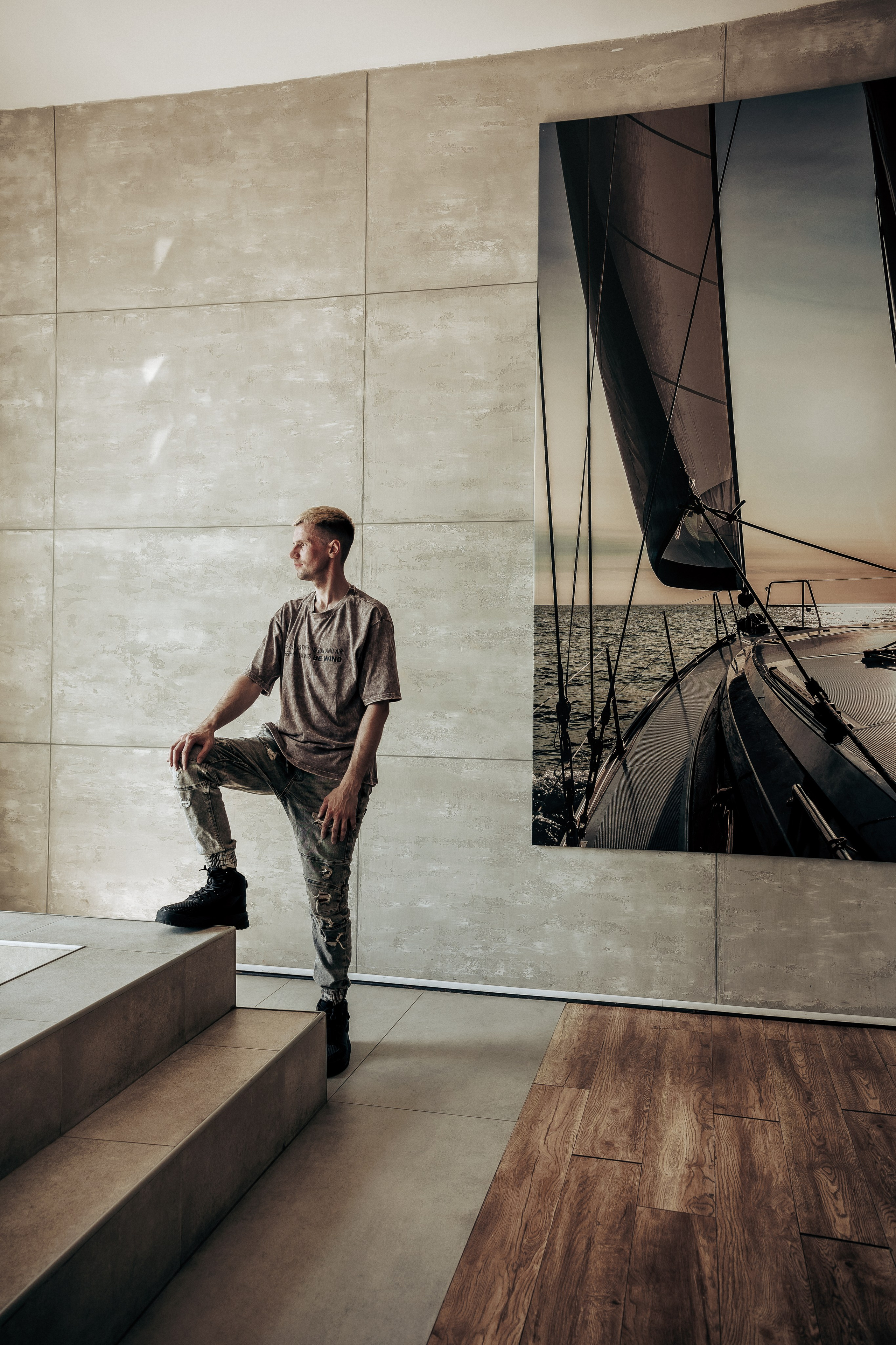 Мужская фотосессия в пространстве G47, на мотоцикле в Невской ратуше и в фотостудии «Art Place». Профессиональный фотограф в Санкт-Петербурге Александр Волосенцев