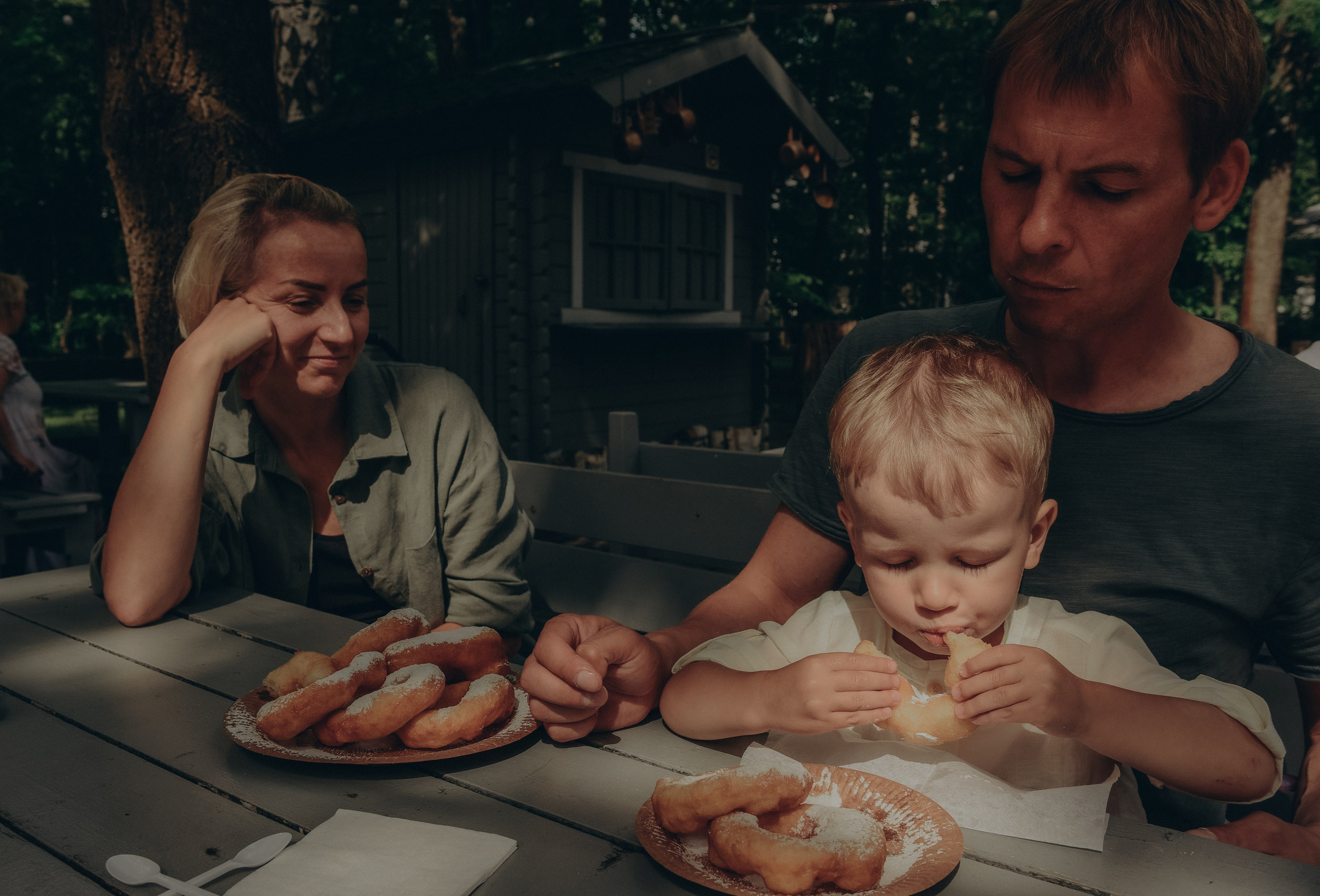Семейная фотопрогулка парке. Елена Павел и Лев. Семейный и свадебный фотограф в Санкт-Петербурге Яна