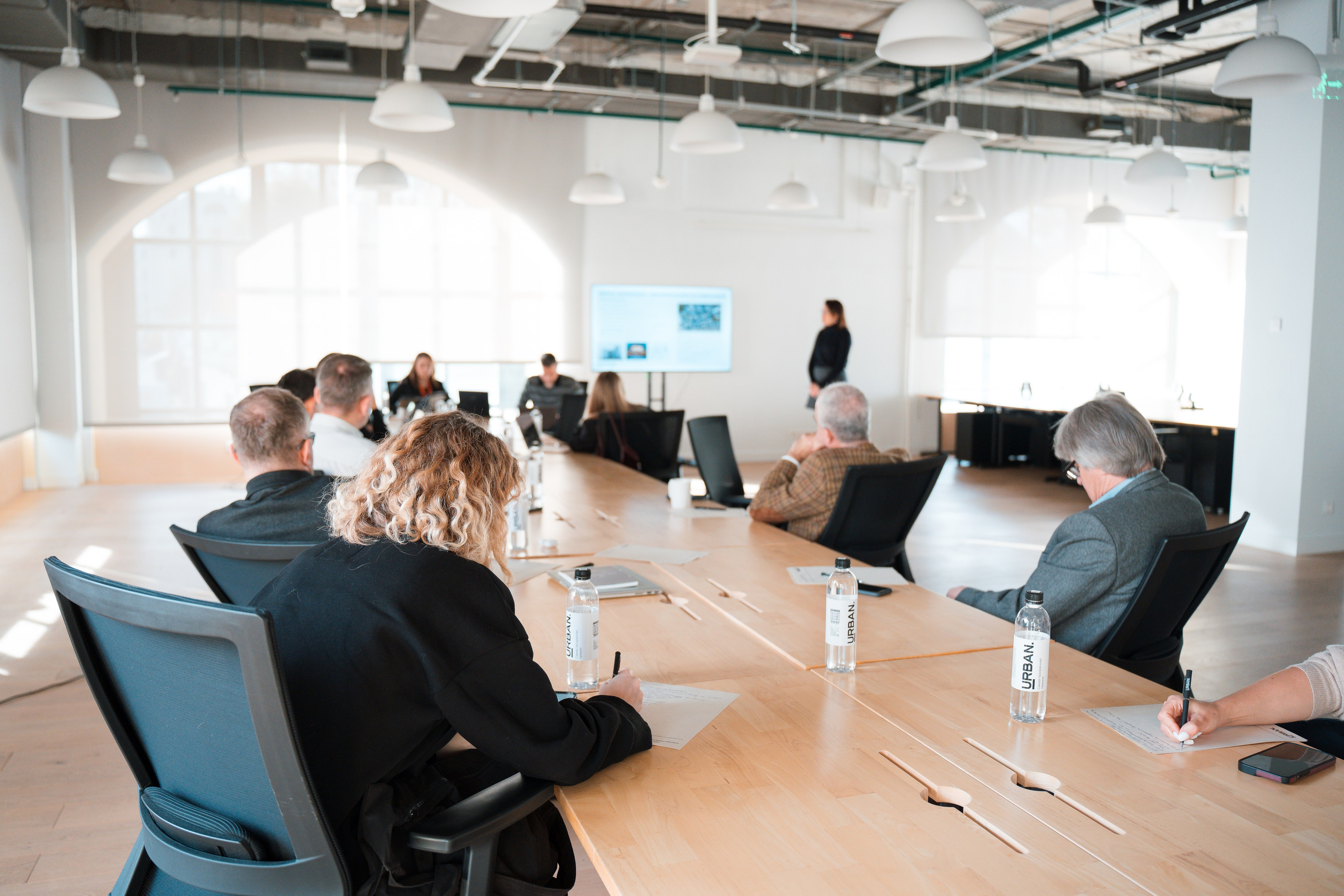 Репортажная съемка деловых встреч и бизнес ланчей. Репортажный фотограф в Москве Вадим Галанин