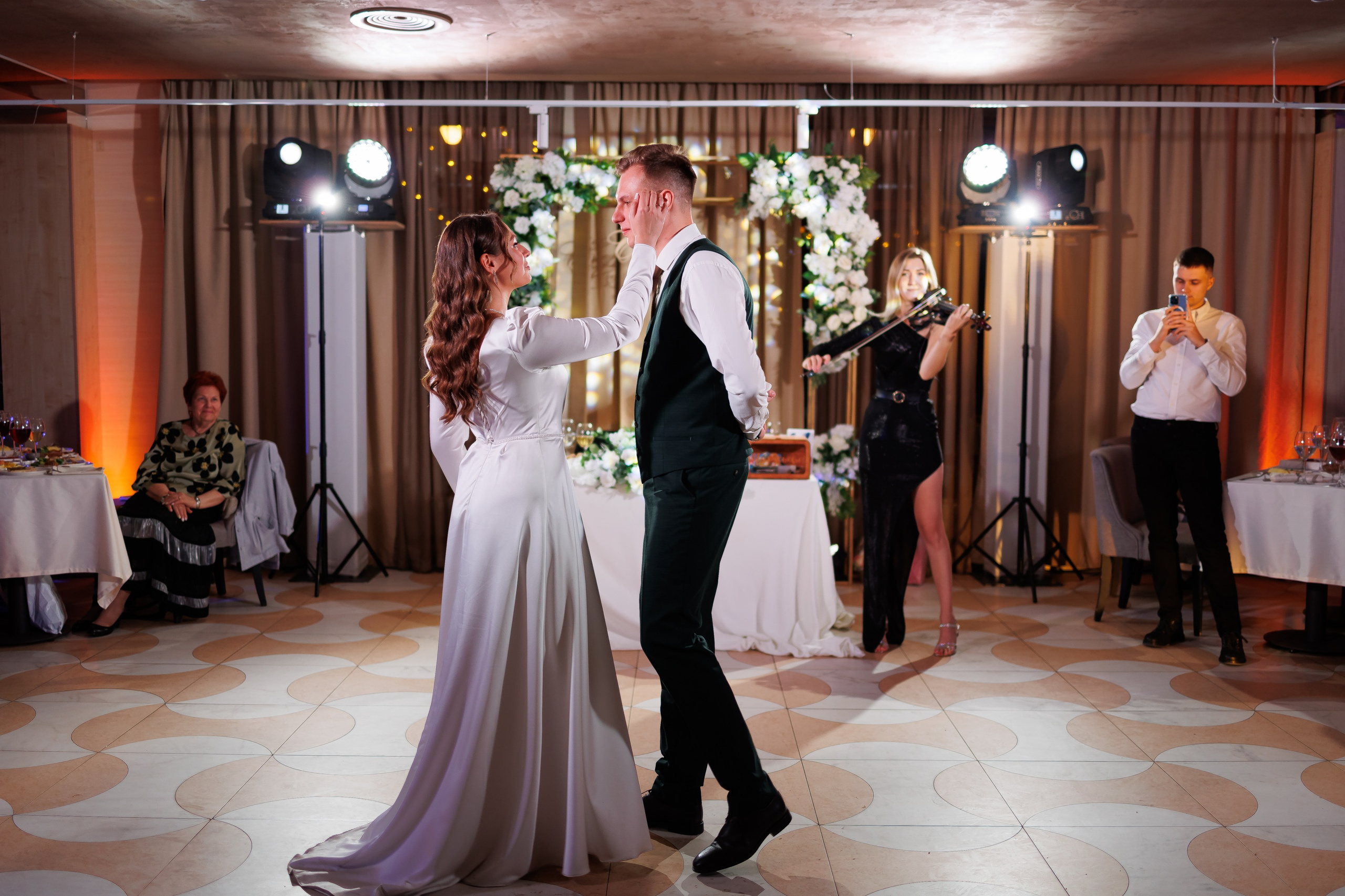 Свадебный фотограф Нижний Новгород. Свадебный и контент фотограф в Нижнем Новгороде Владимир Пресняков