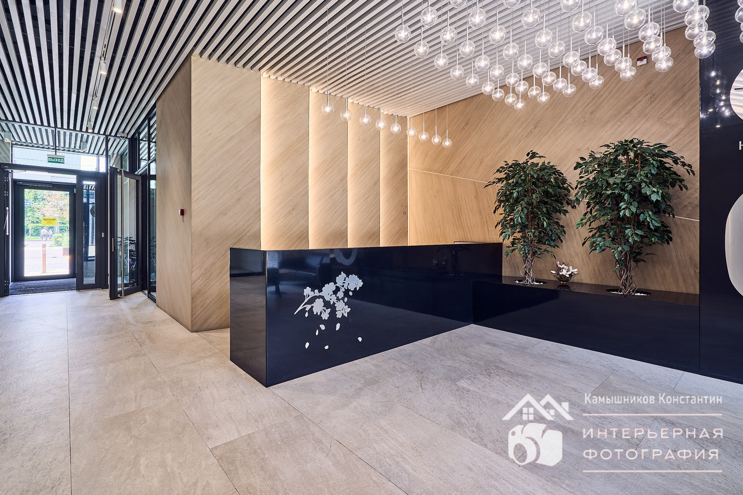 Интерьерное фото лобби в ЖК бизнес-класса в Москве