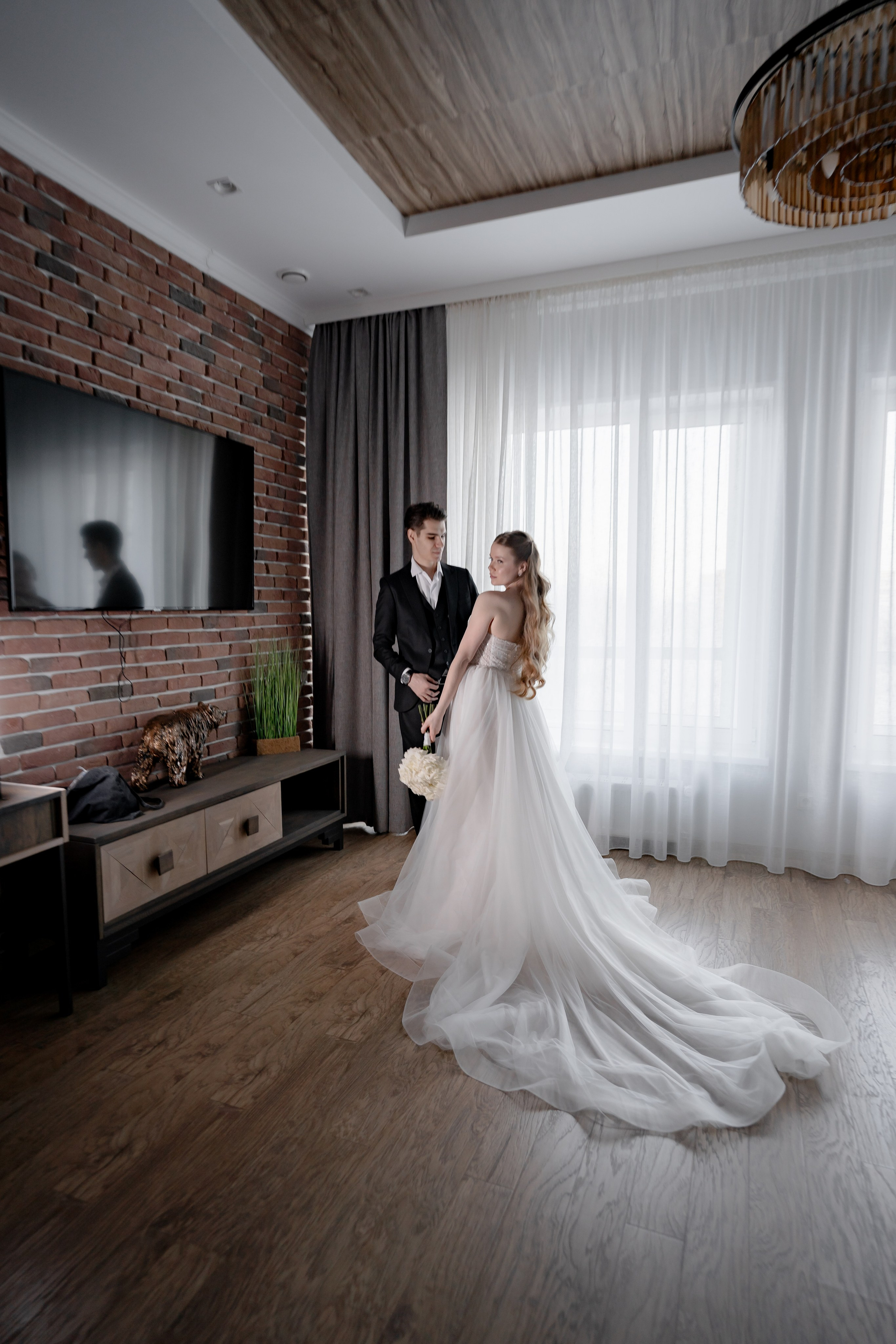 СВАДЕБНАЯ СЬЕМКА СБОРОВ В ОТЕЛЕ И ВЫЕЗД НА ЦЕРЕМОНИЮ (СНЯТО В СИБИРЕ В НИЖНЕВАРТОВСКЕ). Профессиональный фотограф, Санкт-Петербург — Виктория Богомолова